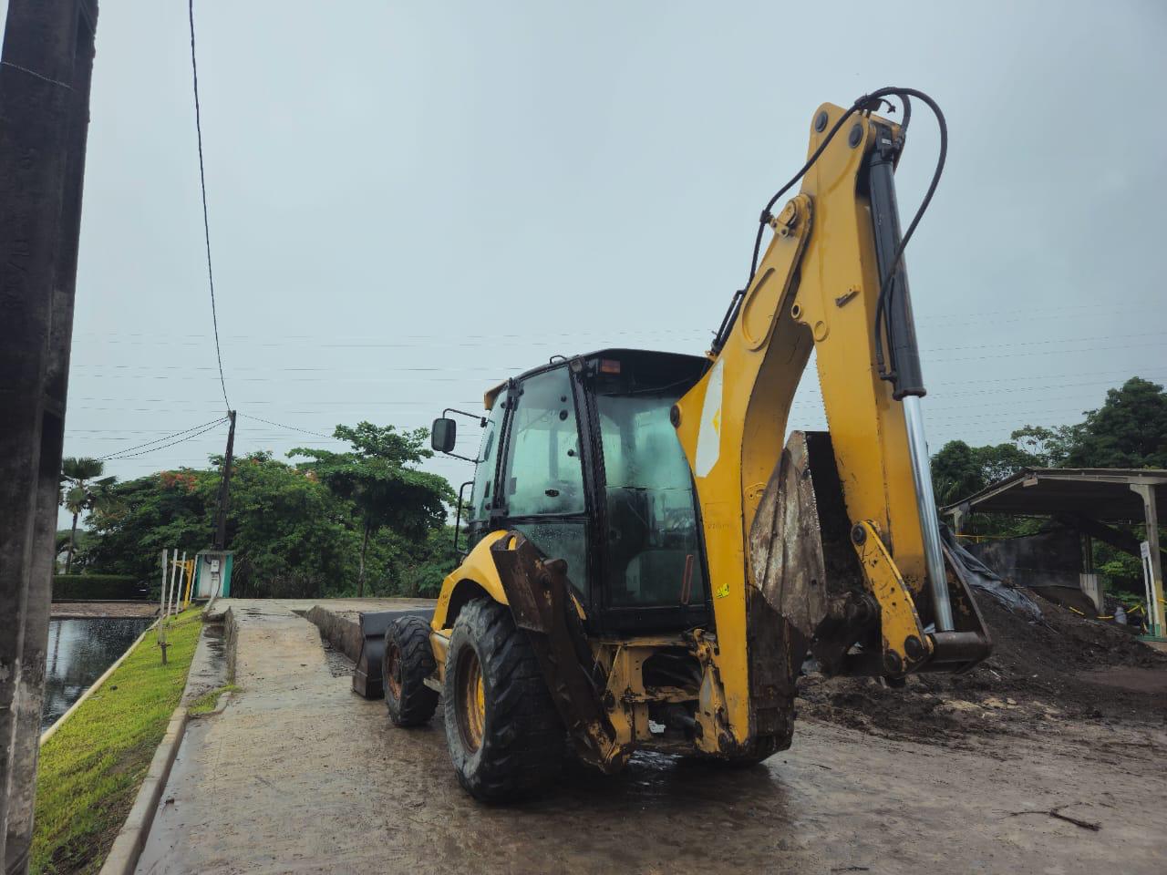 Retroescavadeira Caterpillar 416E 2011 - Imagem 3
