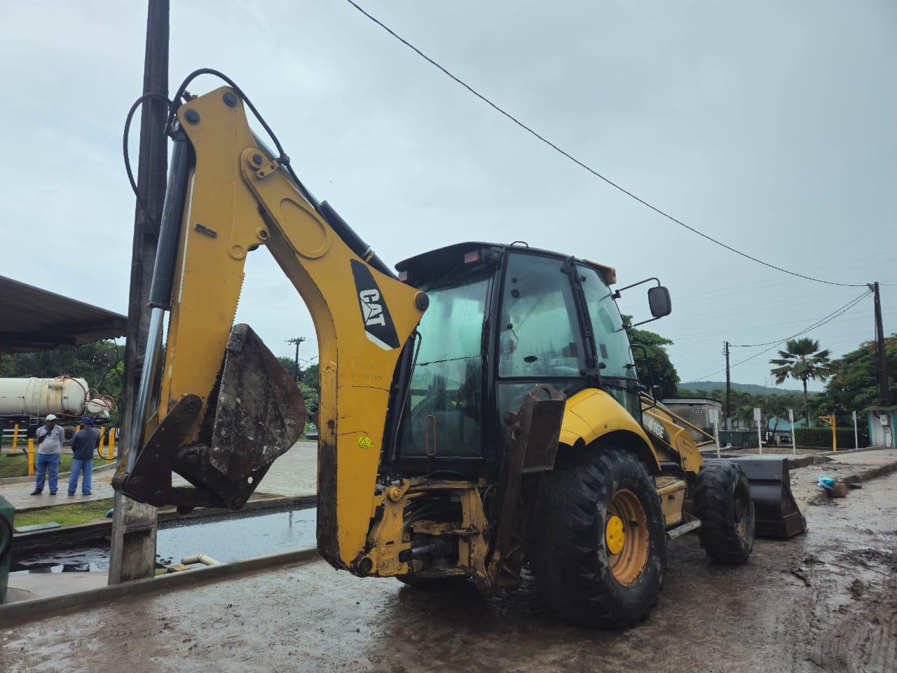 Retroescavadeira Caterpillar 416E 2011 - Imagem 4