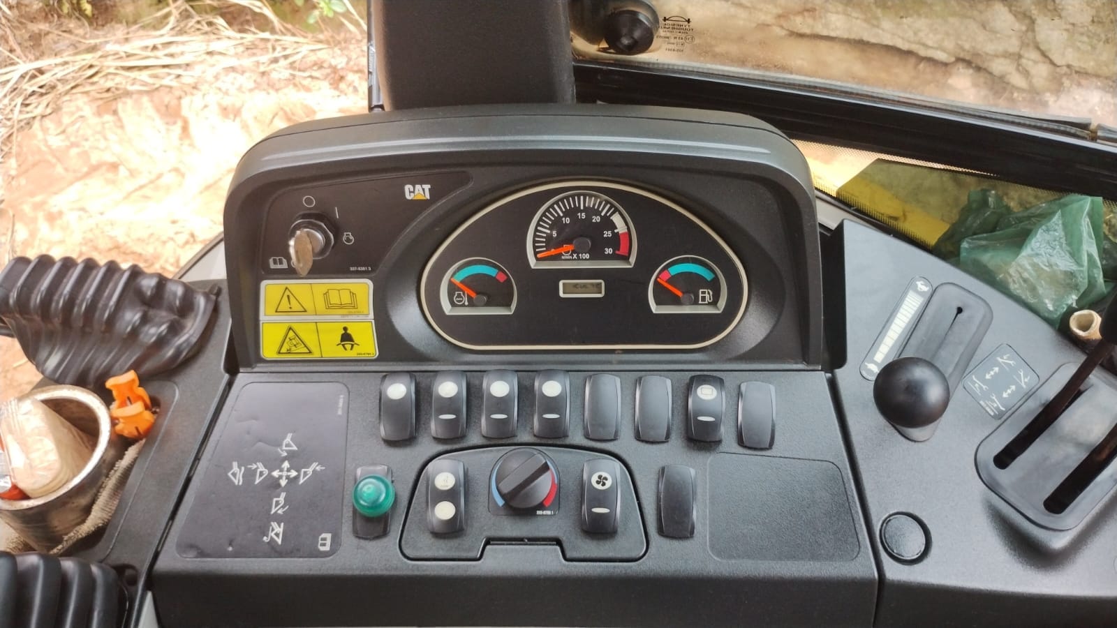Retroescavadeira Caterpillar 416E 2012 - Imagem 5