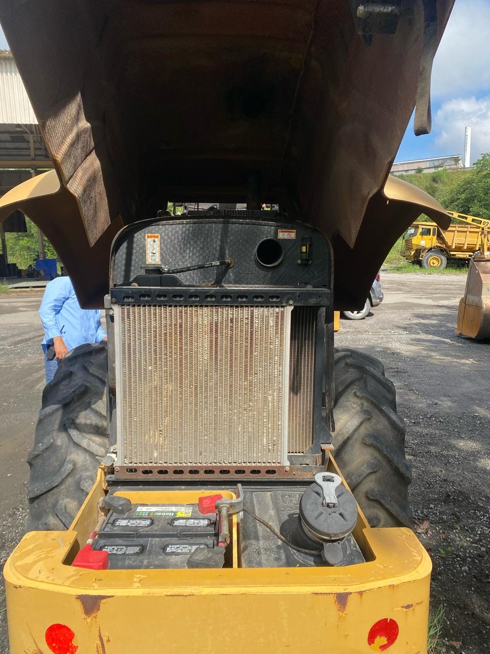 Rolo compactador Caterpillar CS 423E 2010 - Imagem 3