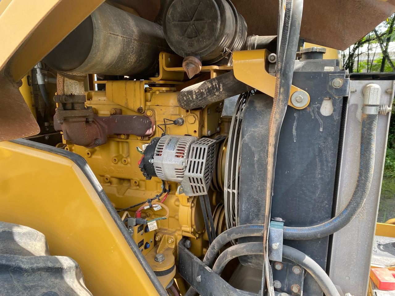 Rolo compactador Caterpillar CS 423E 2010 - Imagem 6