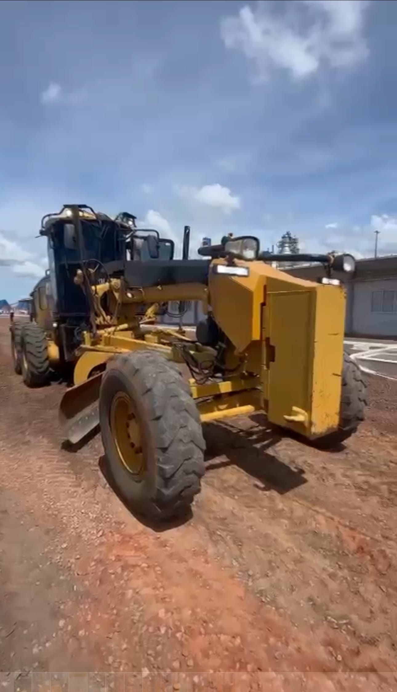 Motoniveladora Caterpillar 12M 2010 - Imagem 2