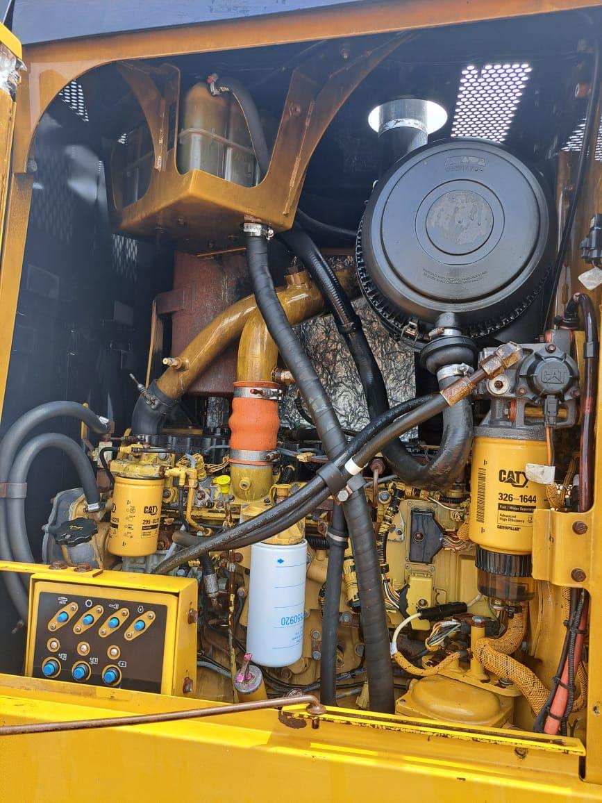 Motoniveladora Caterpillar 12M 2010 - Imagem 7
