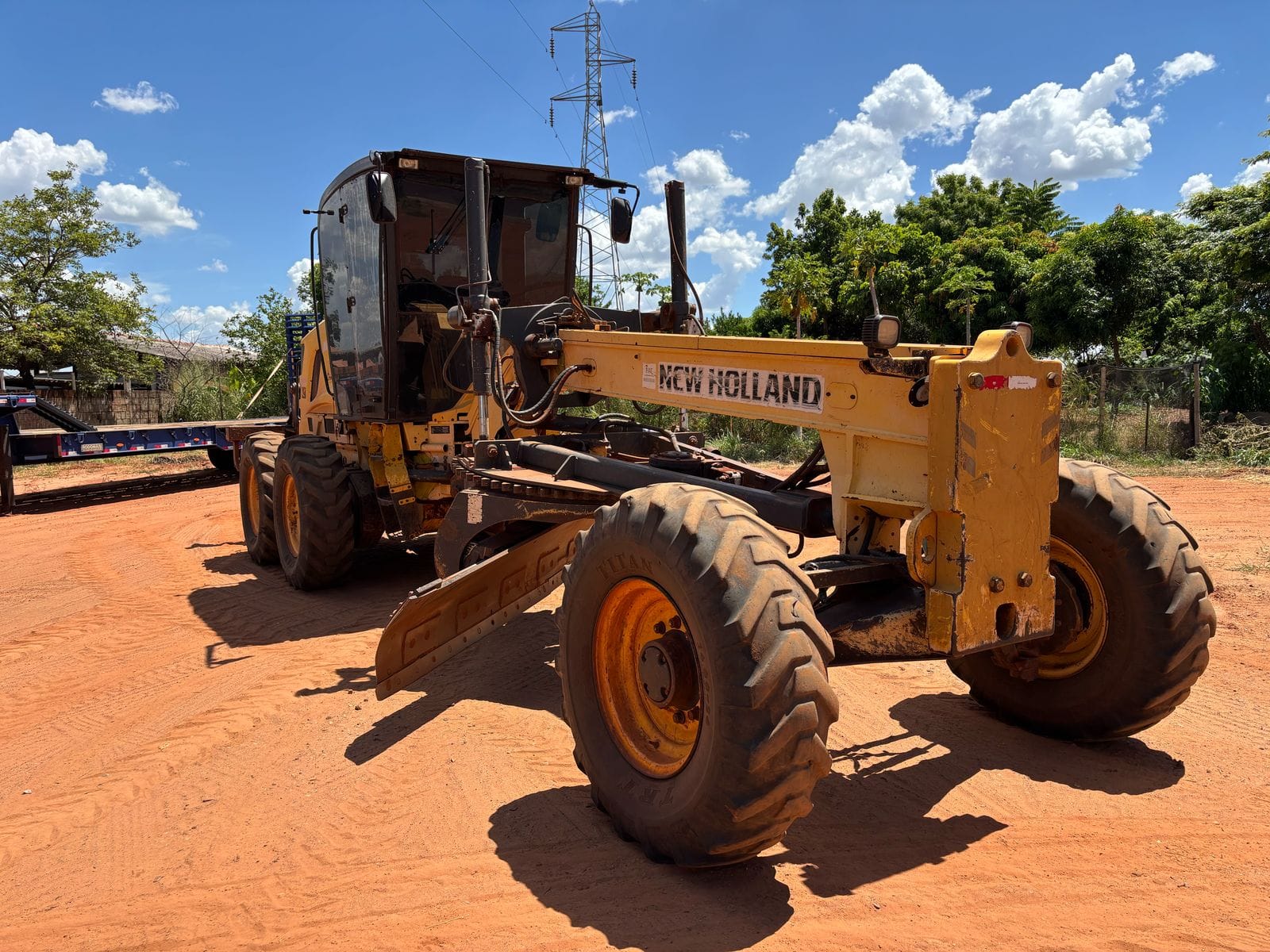 Motoniveladora New Holland RG140 2012 - Imagem 1