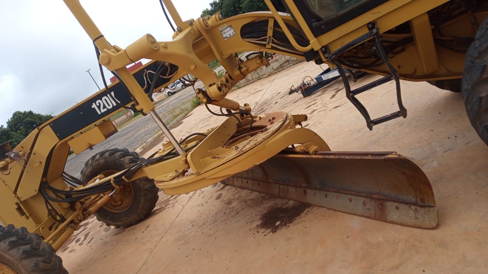 Motoniveladora Caterpillar 120K 2011 - Imagem 3