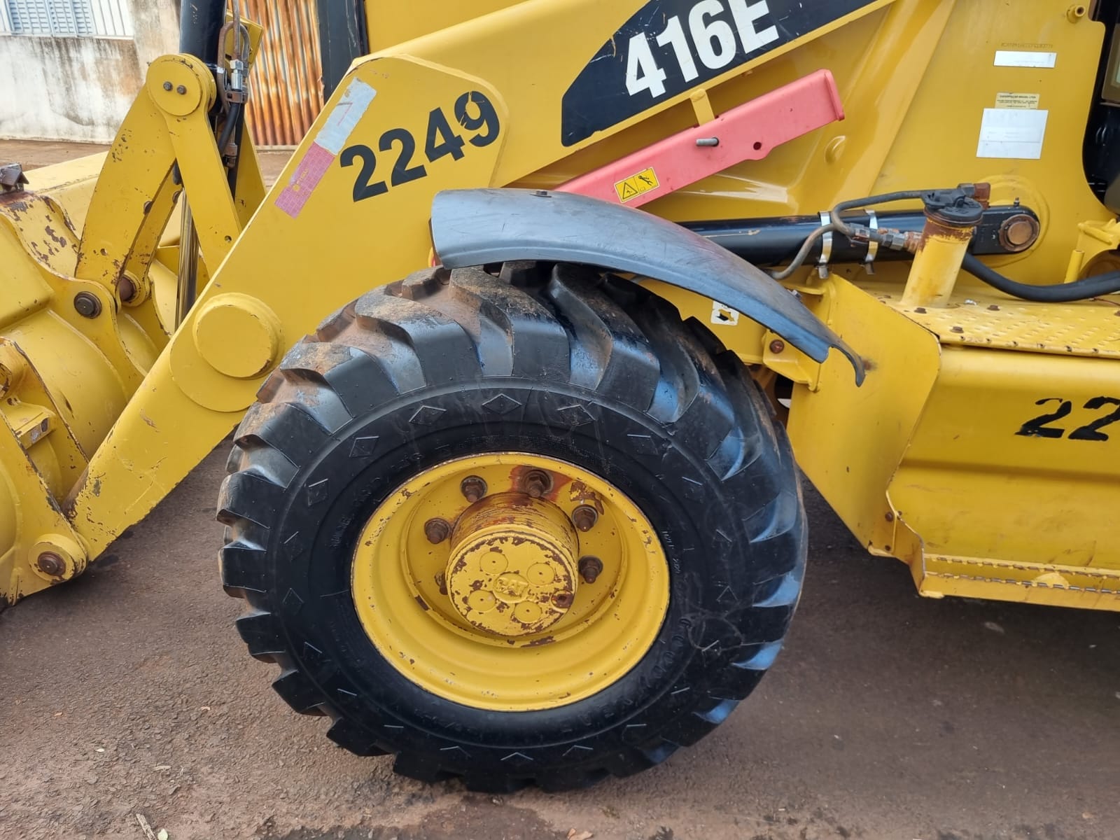 Retroescavadeira Caterpillar 416 2014 - Imagem 7