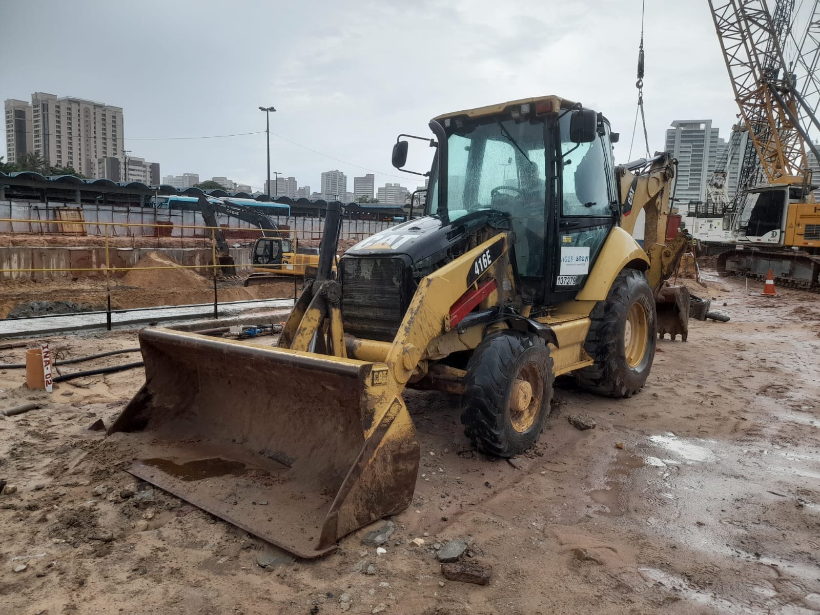 Retroescavadeira Caterpillar 416E 2011 - Imagem 1