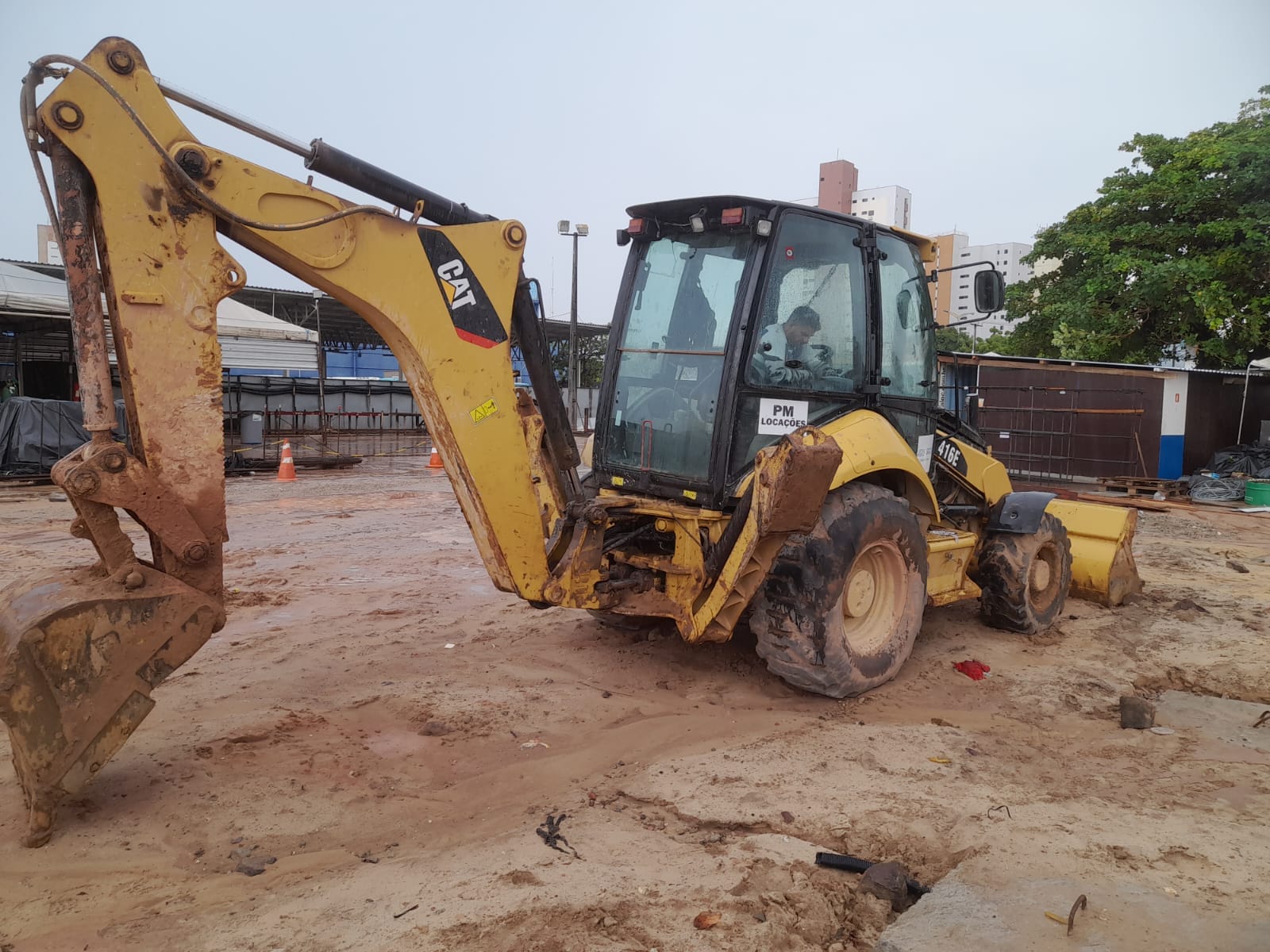 Retroescavadeira Caterpillar 416E 2011 - Imagem 6