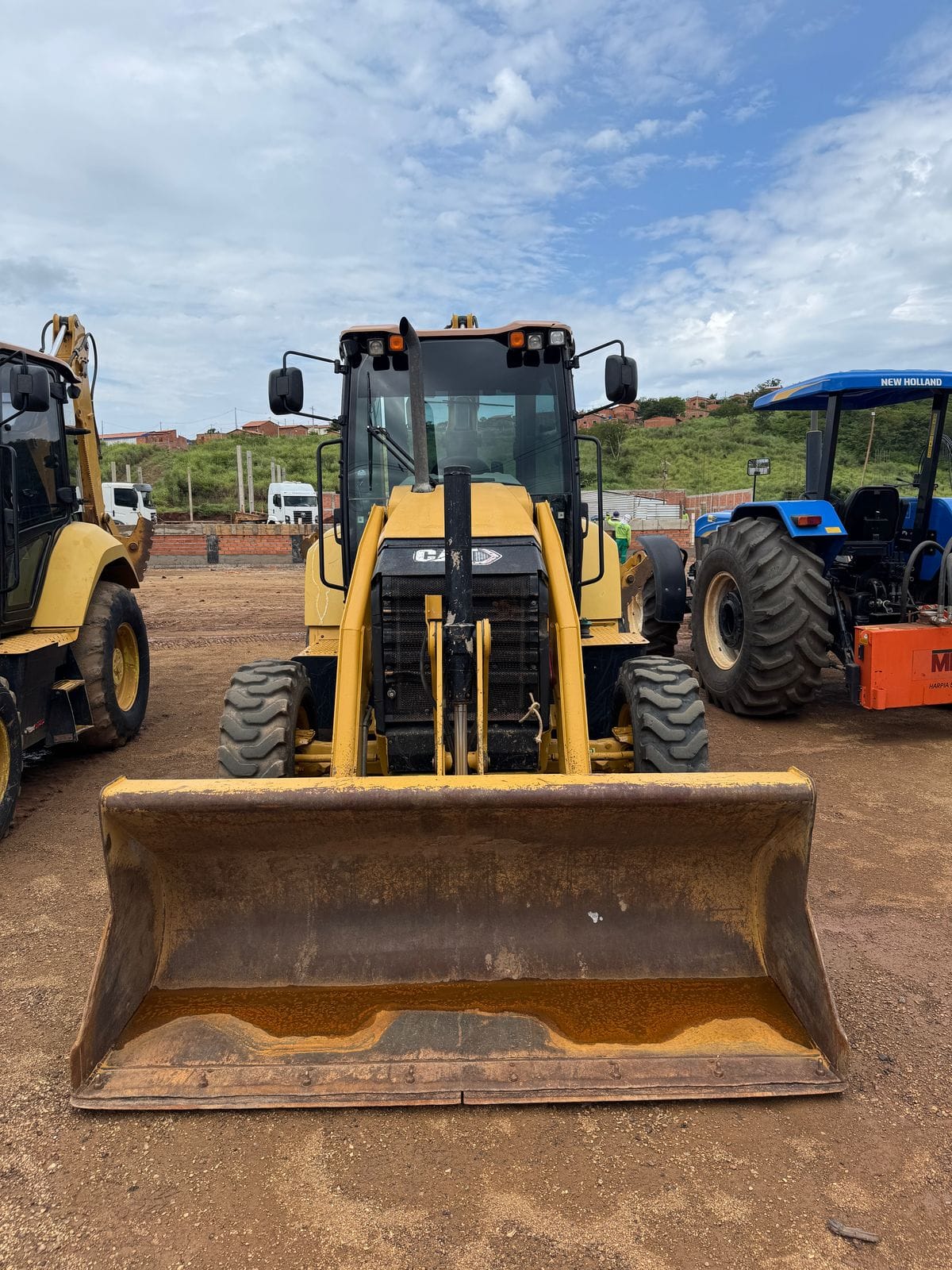 Retroescavadeira Caterpillar 416F 4X4 AC 2021 - Imagem 1