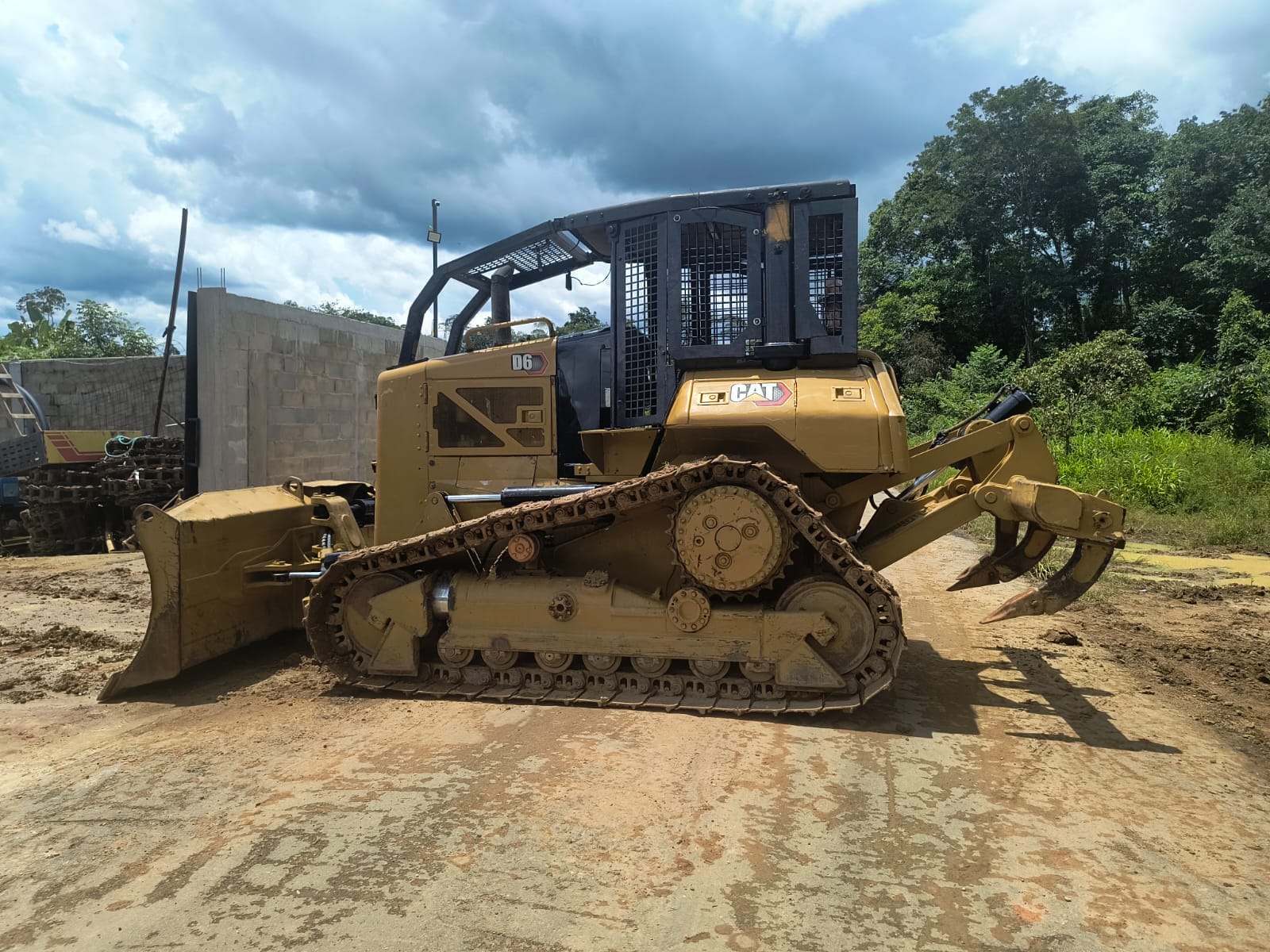 Trator de esteira Caterpillar D6N 2009 - Imagem 5