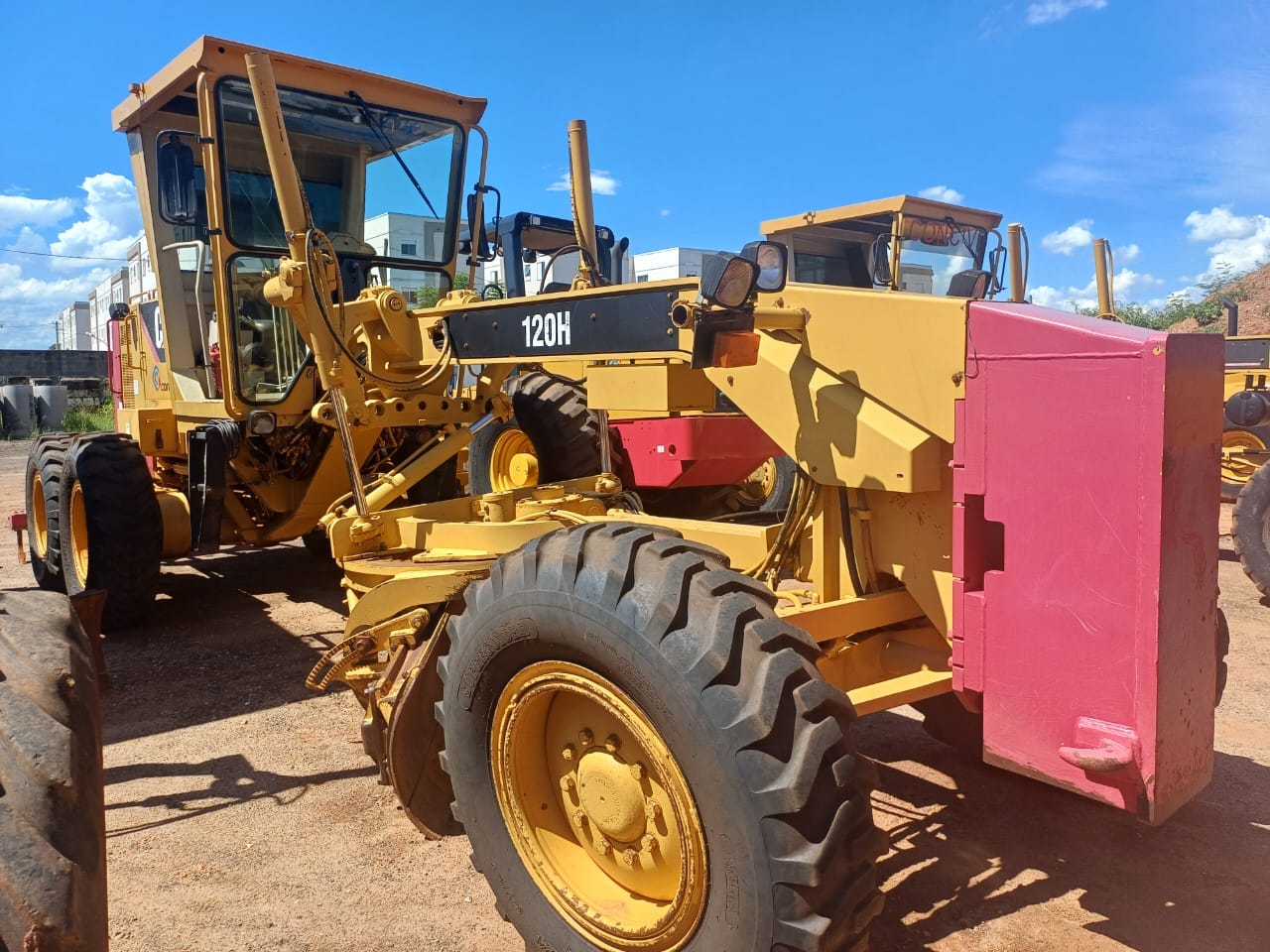 Motoniveladora Caterpillar 120H 2007 - Imagem 2