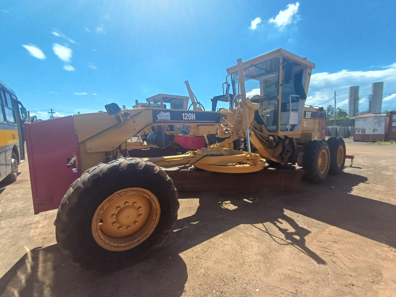 Motoniveladora Caterpillar 120H 2001 - Imagem 2