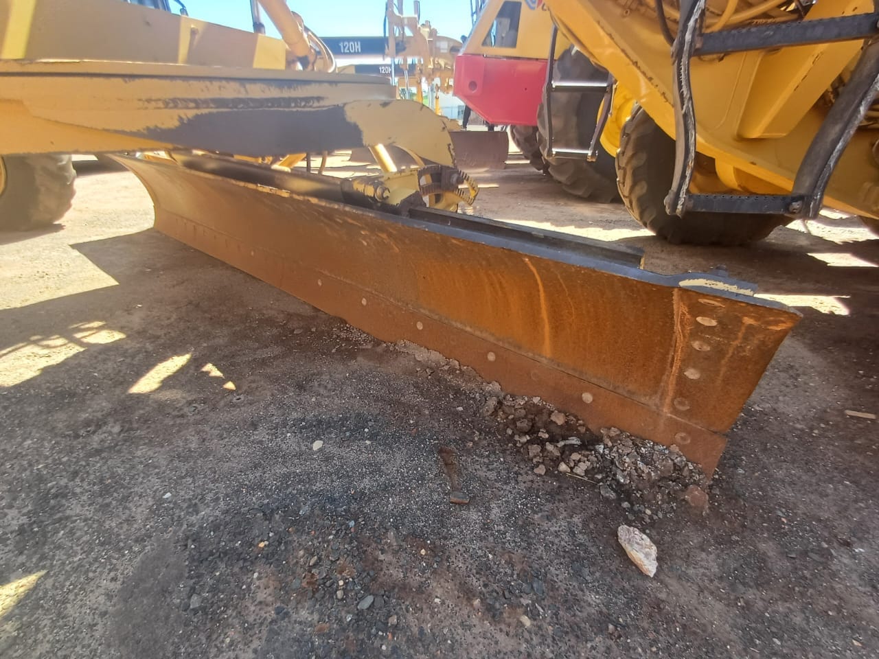 Motoniveladora Caterpillar 120H 2001 - Imagem 7