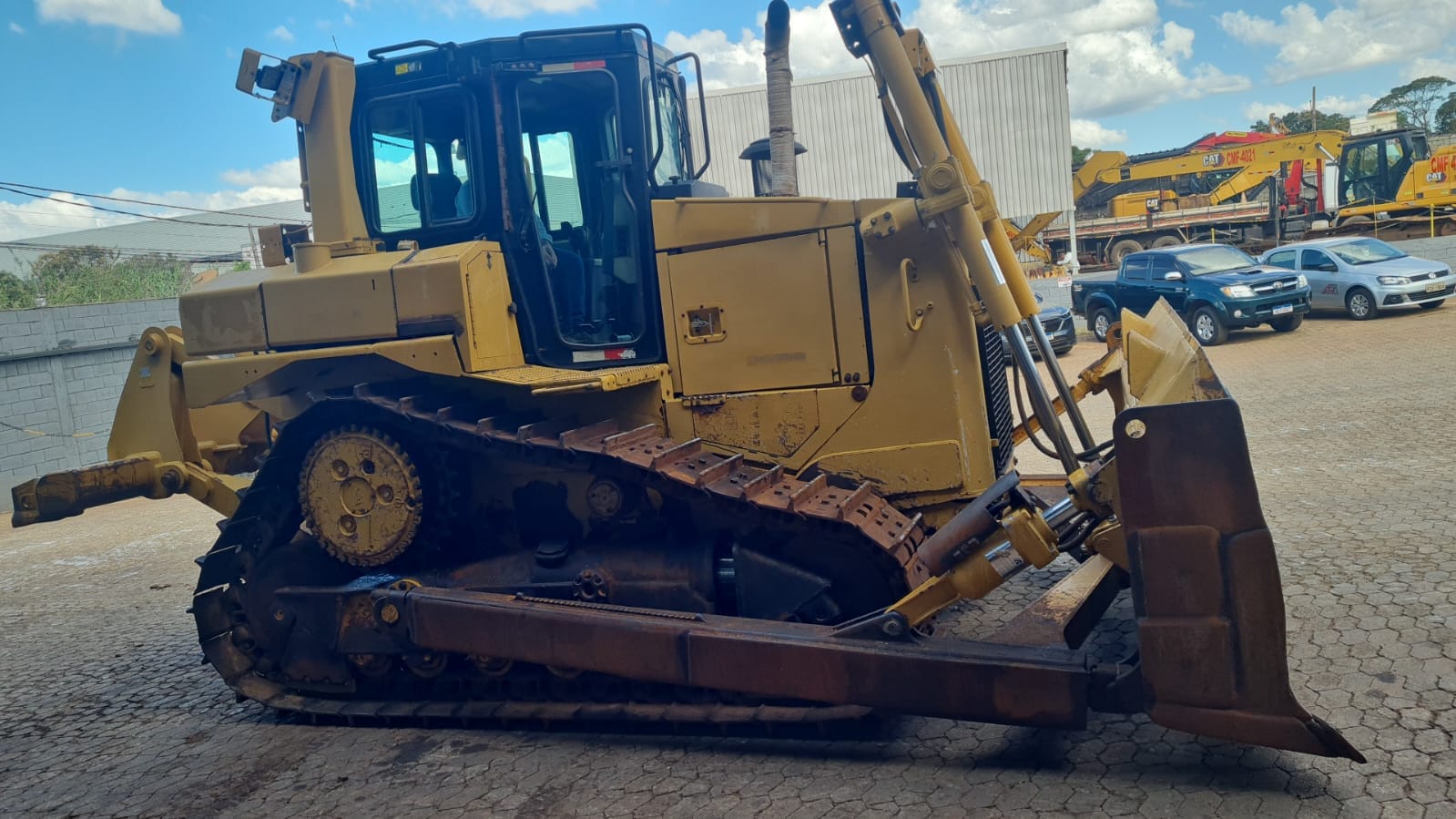Trator de esteira Caterpillar D6T 2018 - Imagem 2