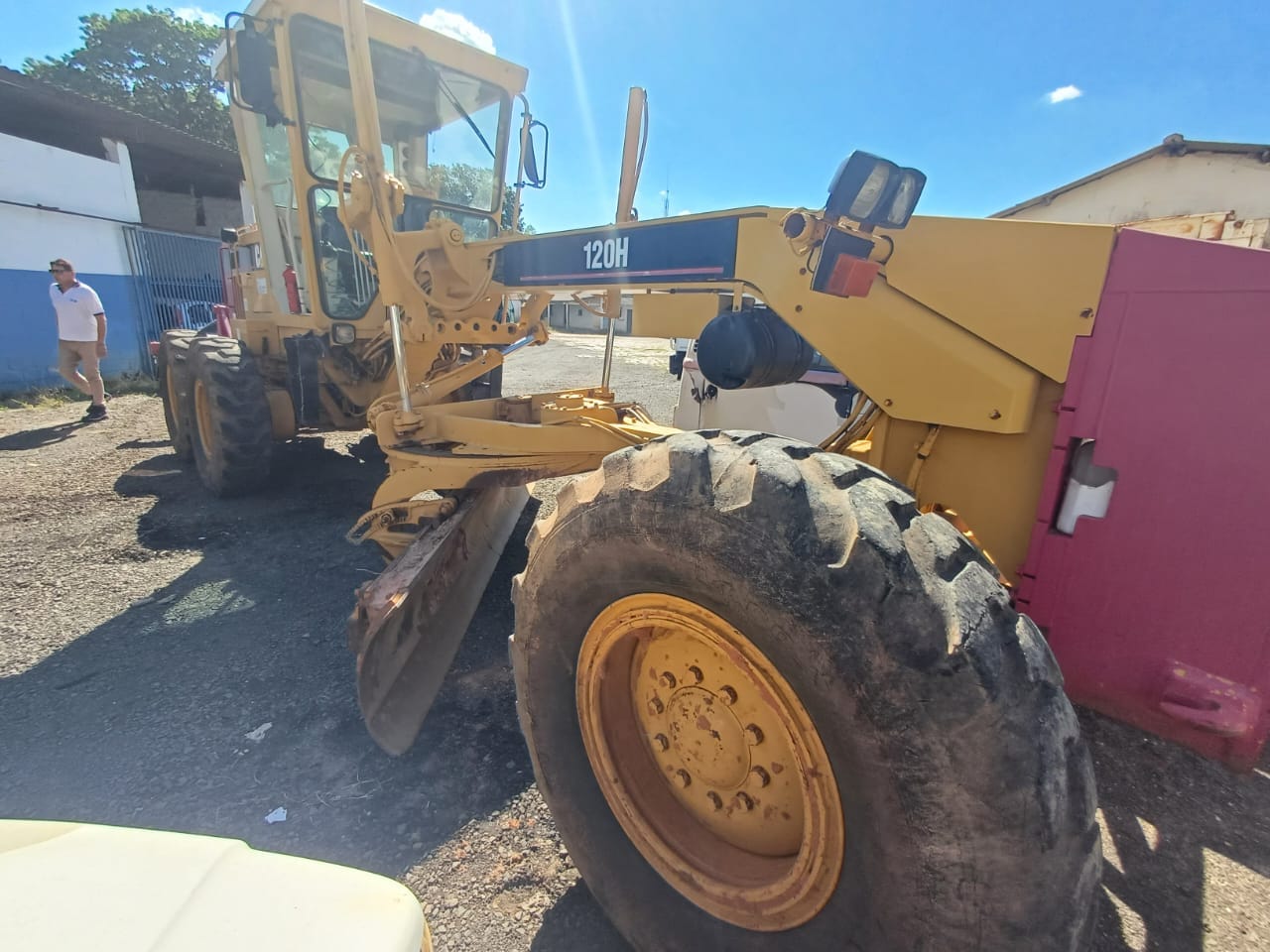 Motoniveladora Caterpillar 120H 2004 - Imagem 9