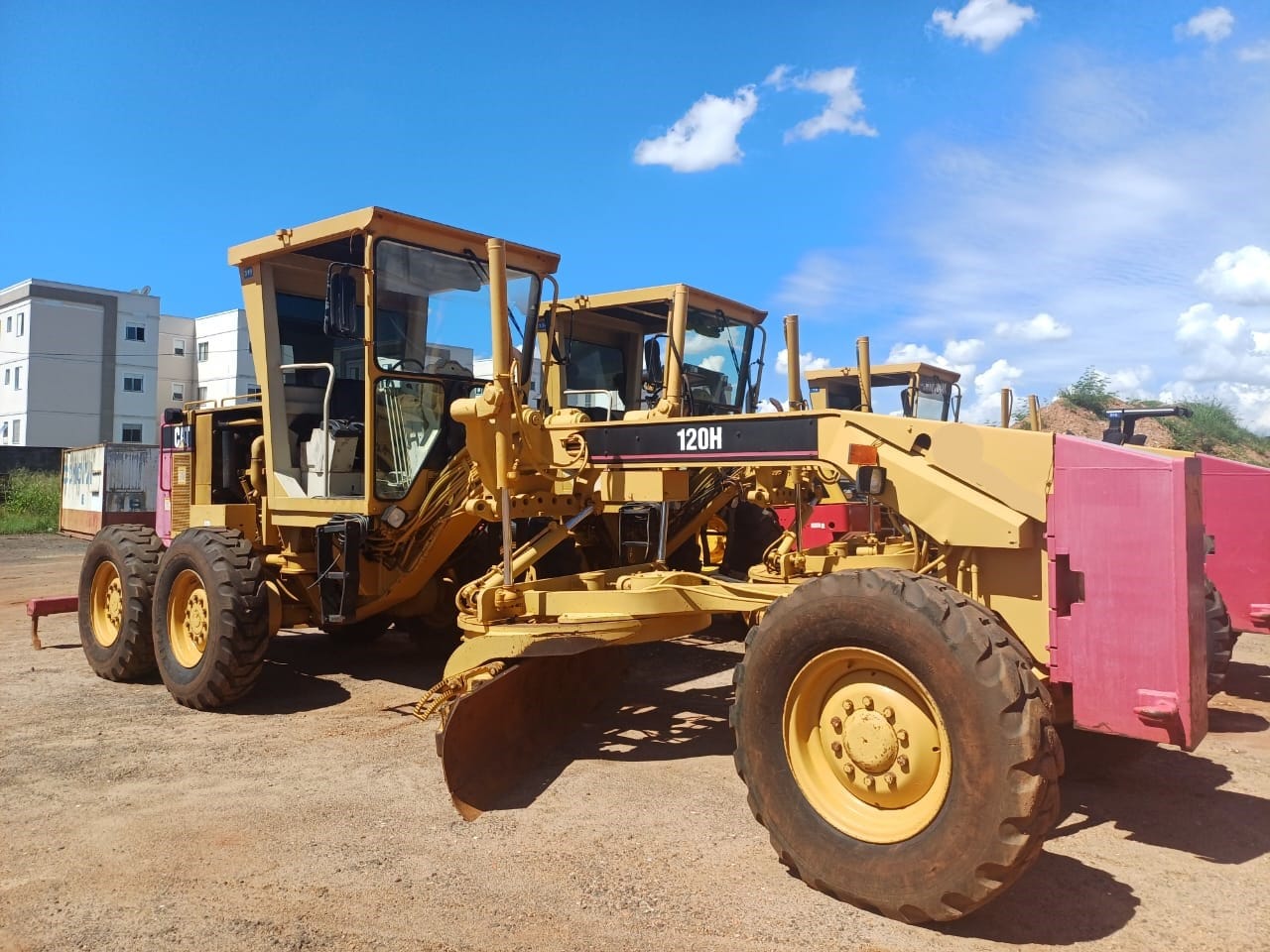 Motoniveladora Caterpillar 120H 1997 - Imagem 1