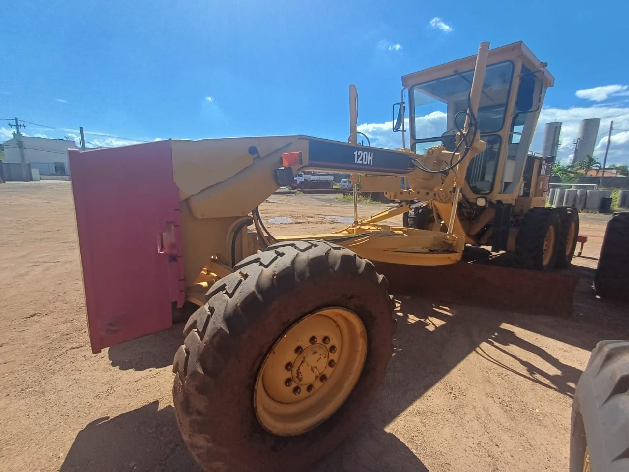 Motoniveladora Caterpillar 120H 1997 - Imagem 2