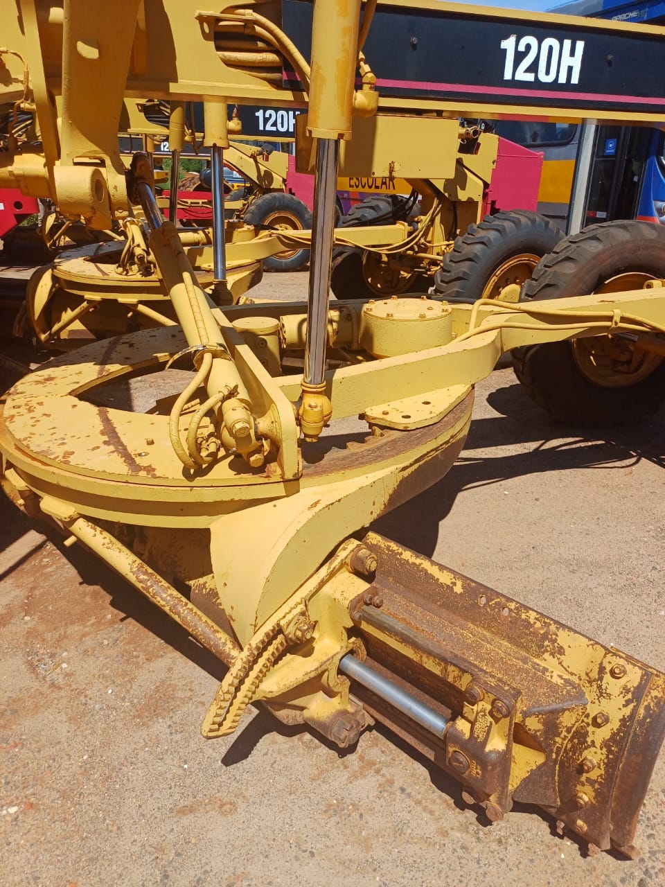 Motoniveladora Caterpillar 120H 1997 - Imagem 10