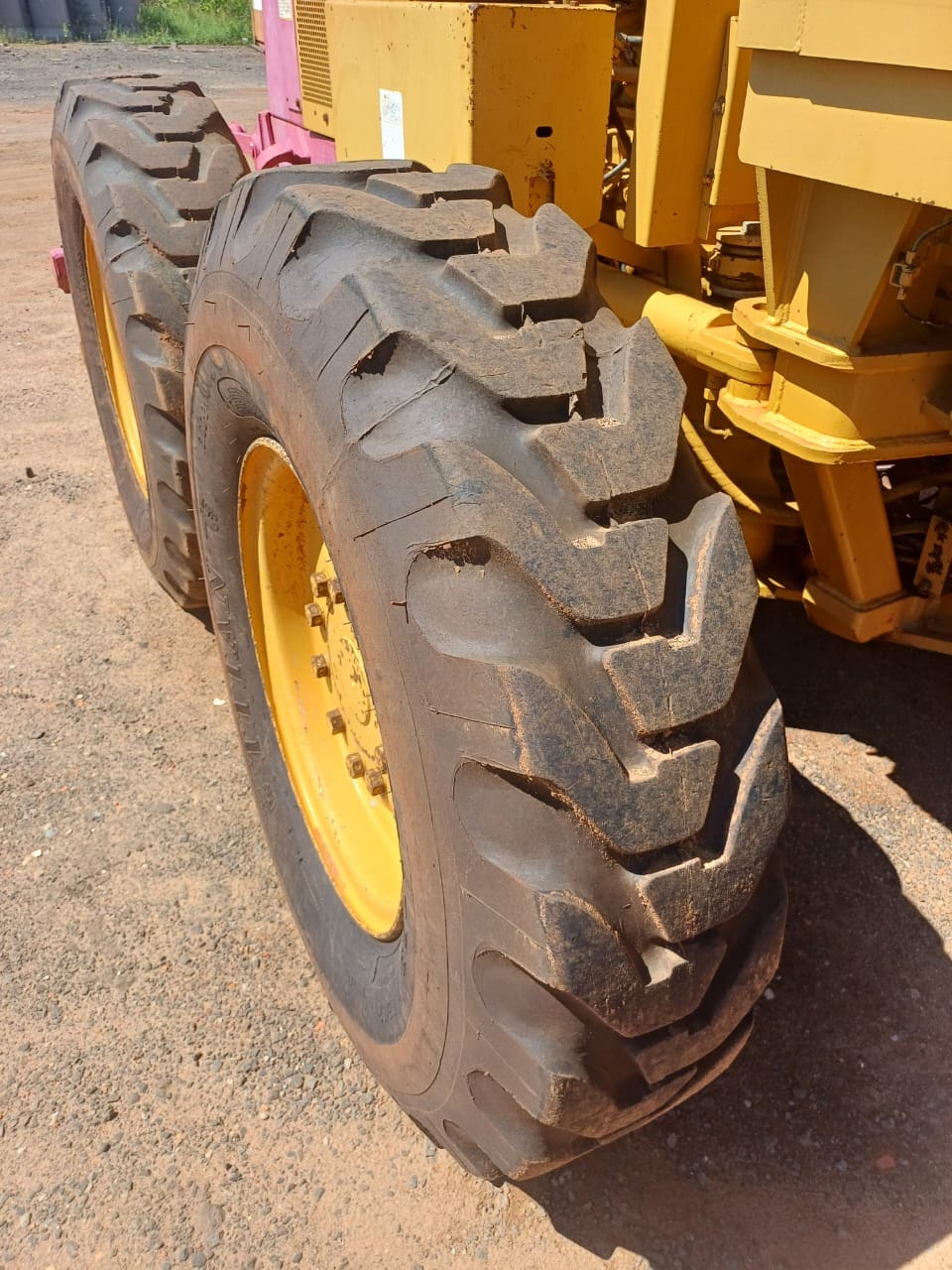 Motoniveladora Caterpillar 120H 1997 - Imagem 11