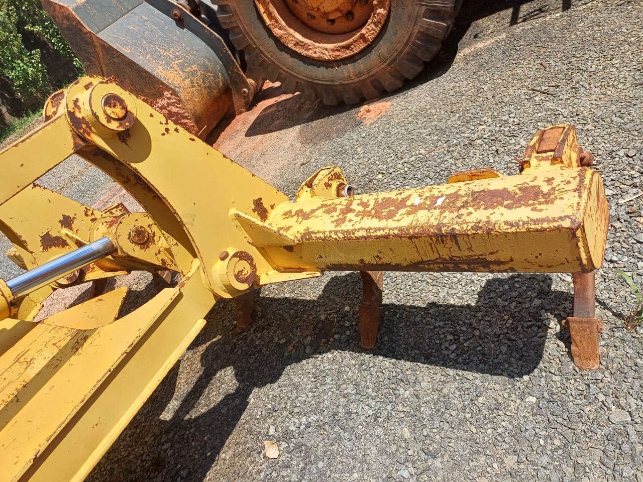 Motoniveladora Caterpillar 120H 1998 - Imagem 8