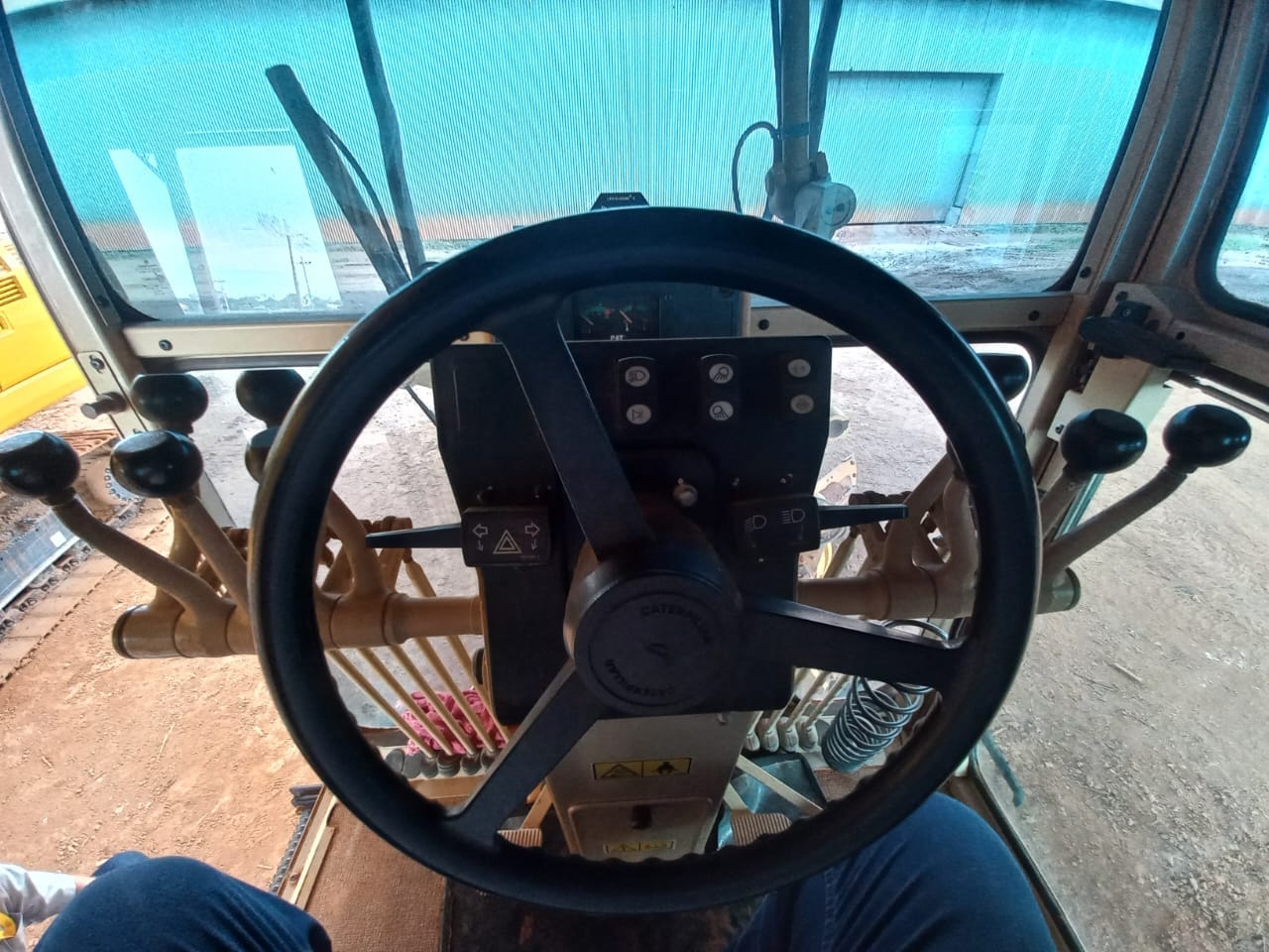Motoniveladora Caterpillar 140K 2014 - Imagem 9