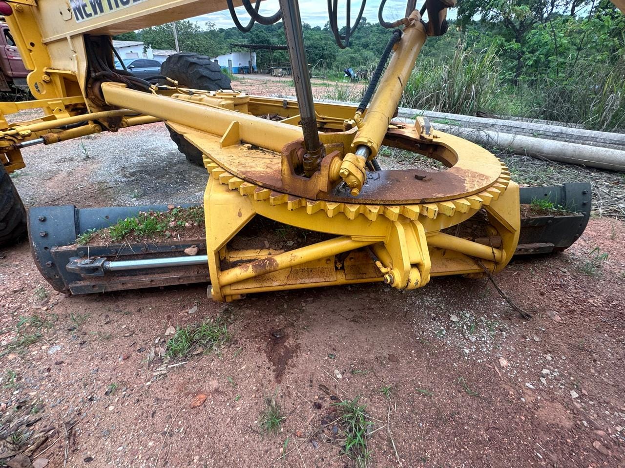 Motoniveladora New Holland RG140 2005 - Imagem 6