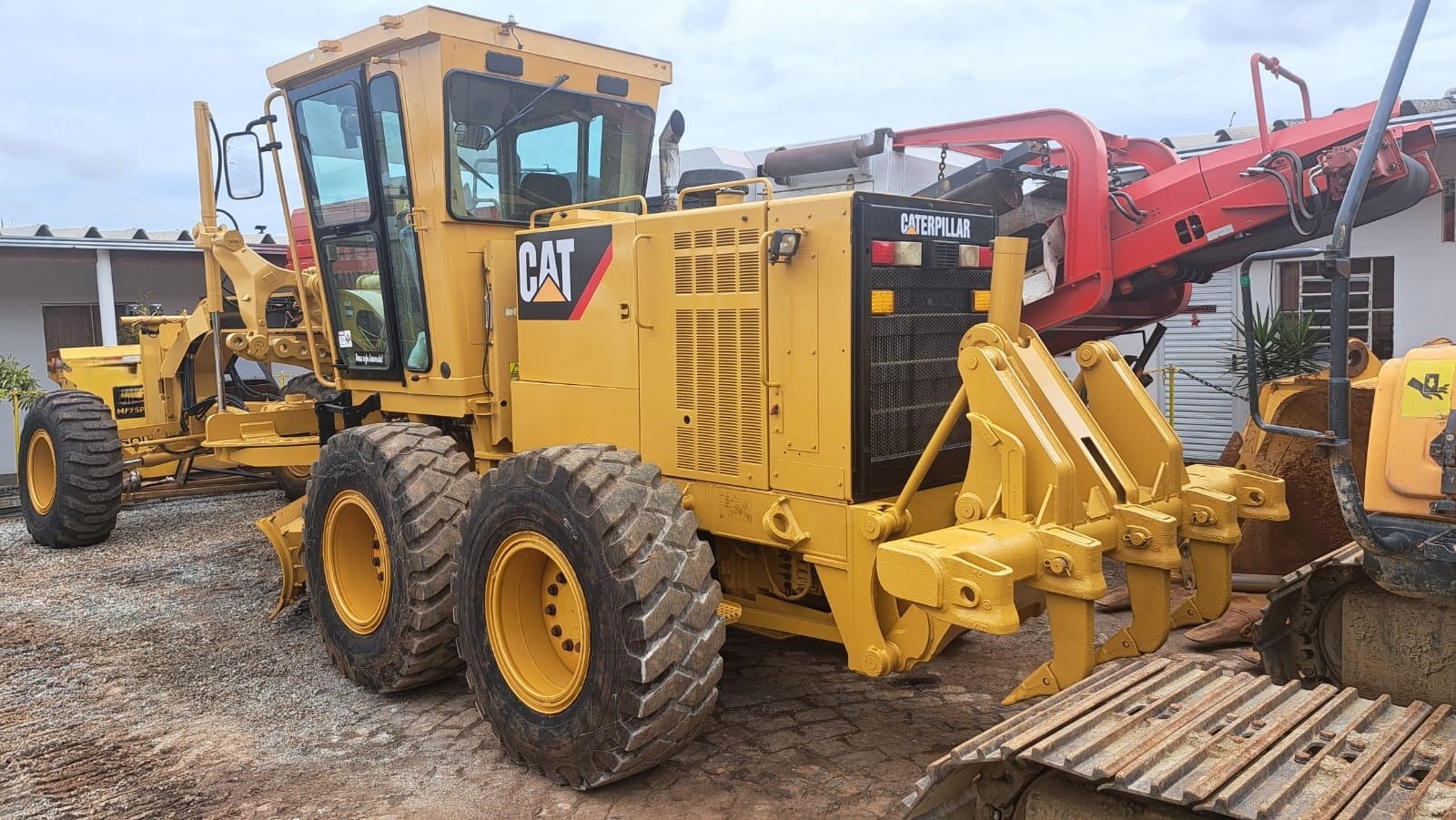 Motoniveladora Caterpillar 140K 2013 - Imagem 1