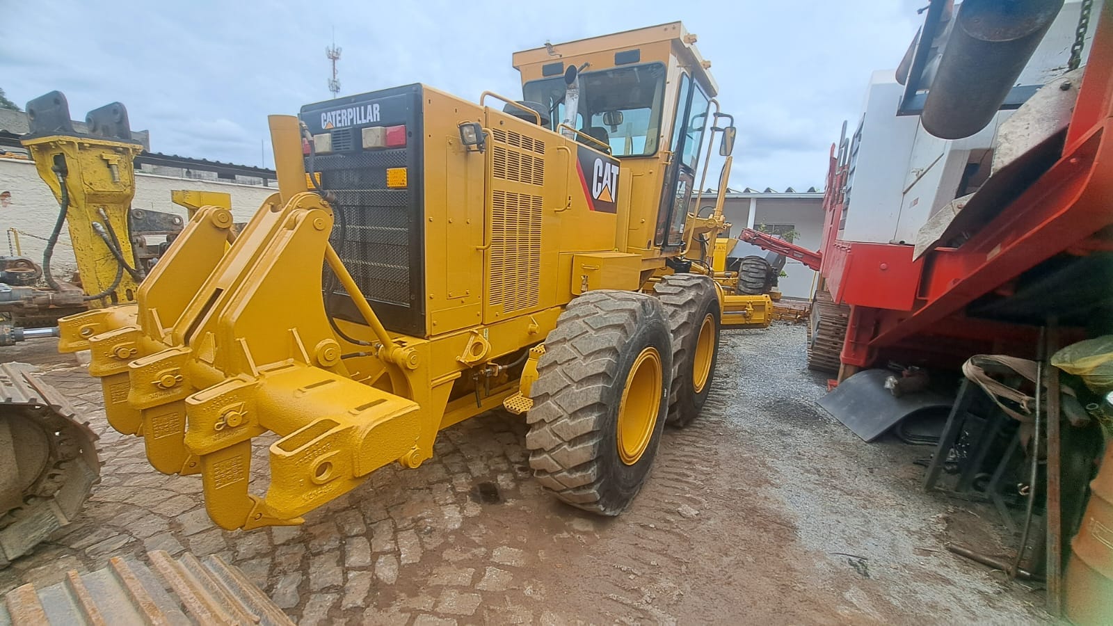 Motoniveladora Caterpillar 140K 2013 - Imagem 2
