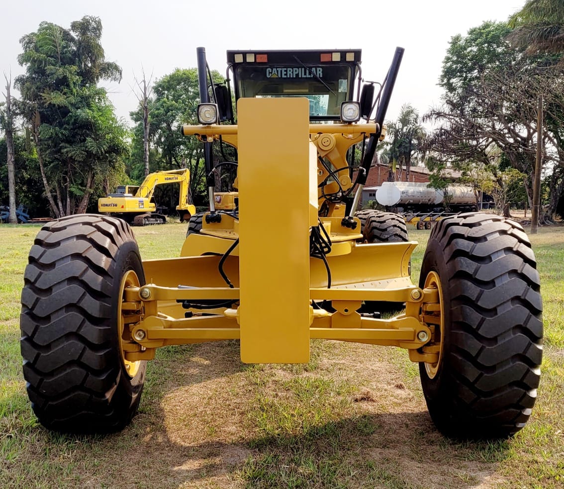 Motoniveladora Caterpillar 16H 2001 - Imagem 1