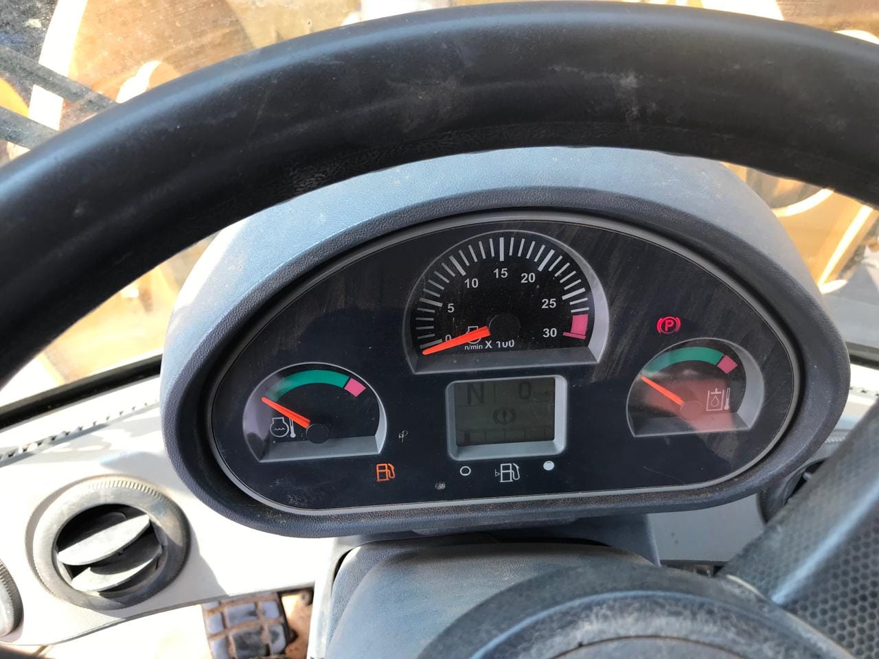 Pá Carregadeira Caterpillar 938 K 2014 - Imagem 7