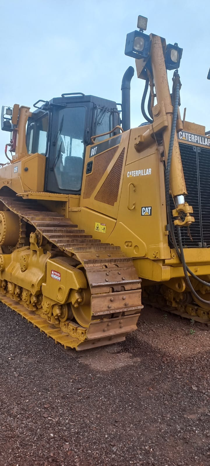 Trator de esteira Caterpillar D8T 2009 - Imagem 2