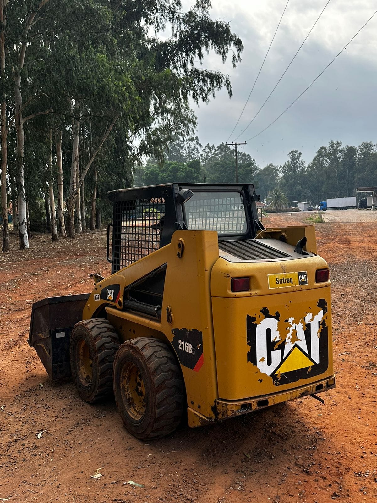 Mini Carregadeira Caterpillar 216B3 2015 - Imagem 4