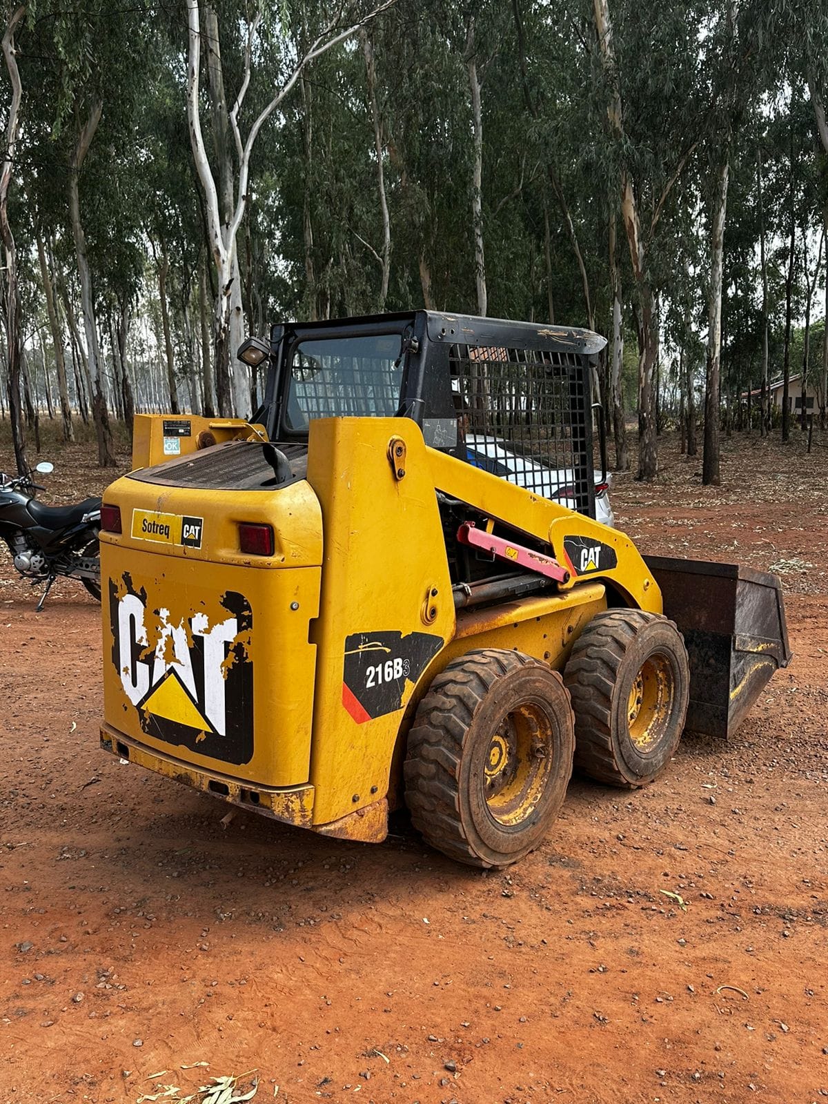 Mini Carregadeira Caterpillar 216B3 2015 - Imagem 6