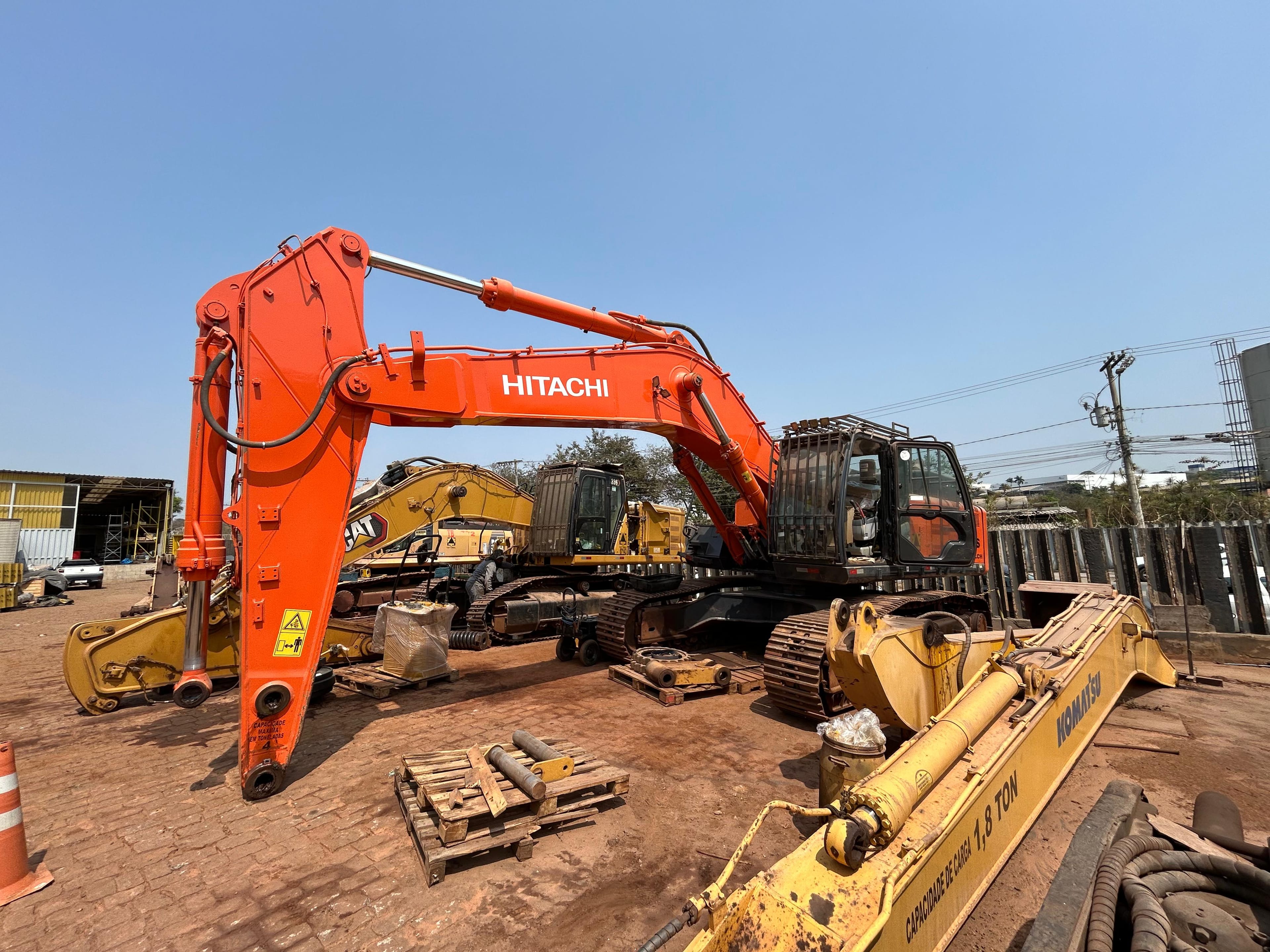 Escavadeira Hitachi 470LC 2015 - Imagem 1