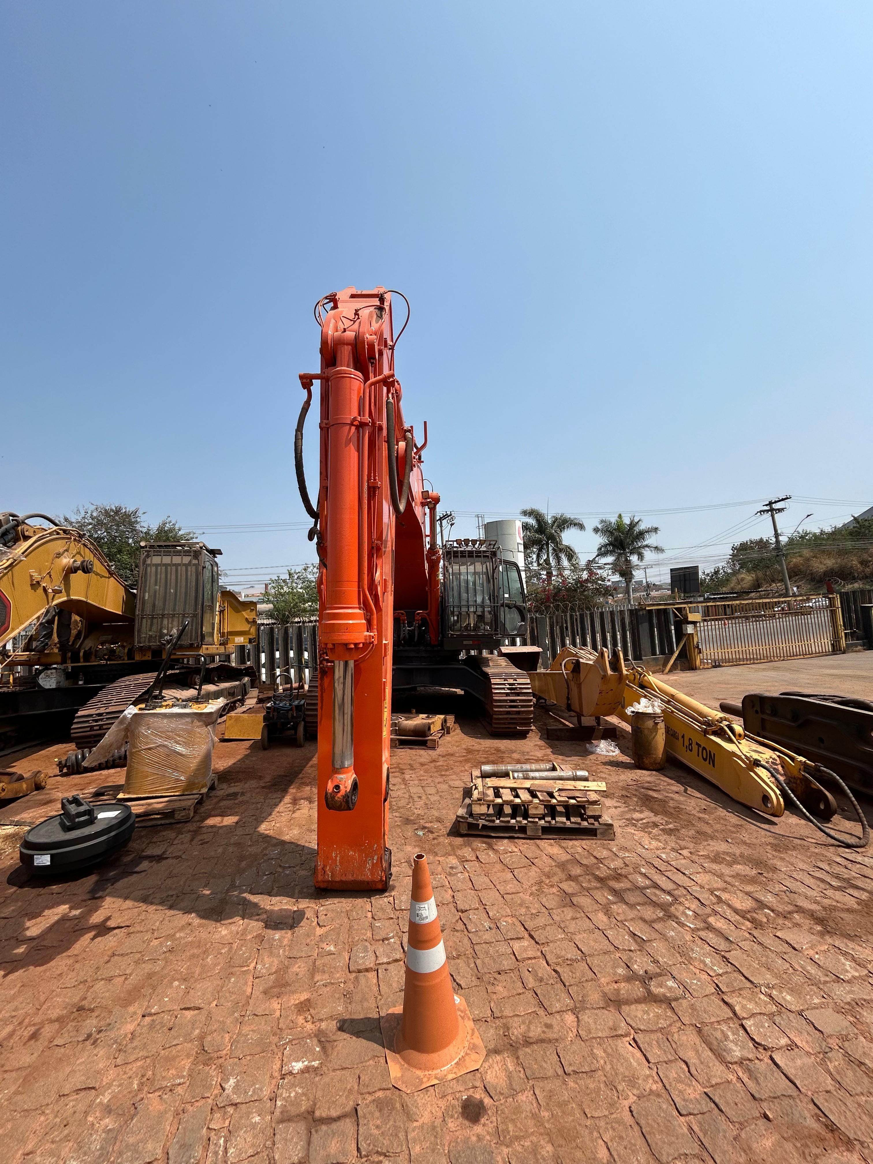 Escavadeira Hitachi 470LC 2015 - Imagem 2