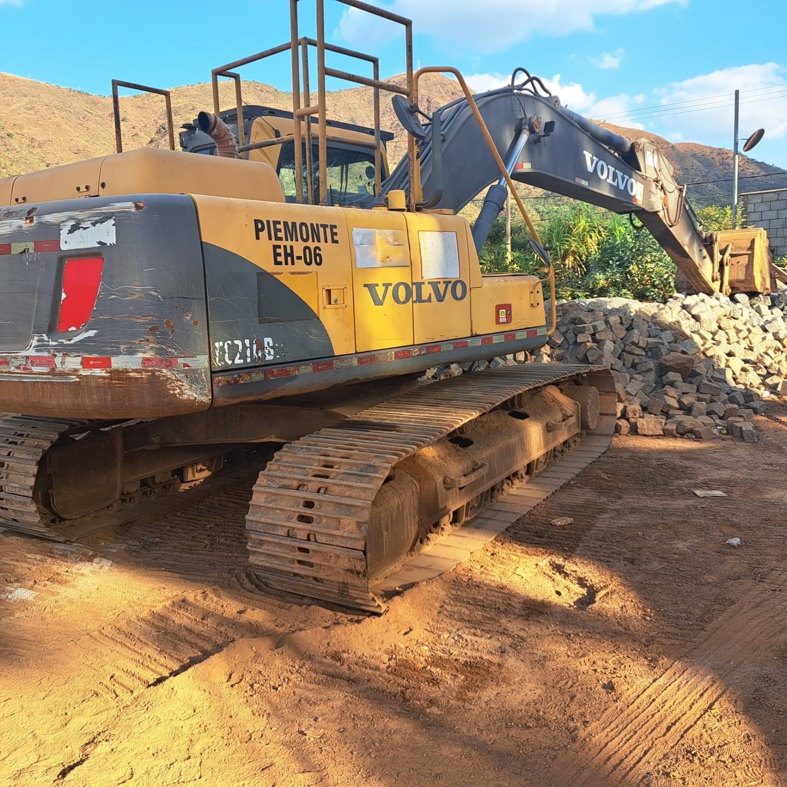 Escavadeira Volvo EC210BLC 2012 - Imagem 5