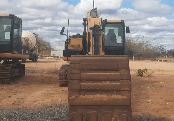 Escavadeira Caterpillar 320D 2013 - Imagem 2