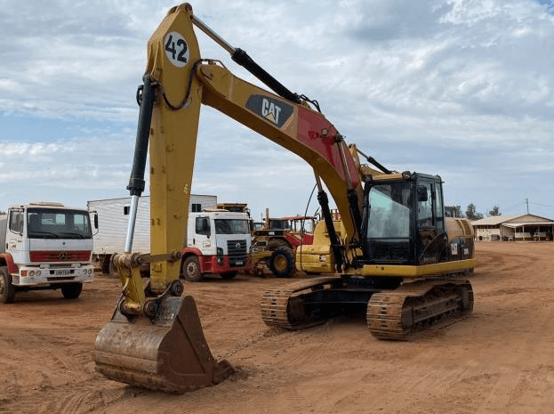 Escavadeira Caterpillar 320D 2013 - Imagem 1