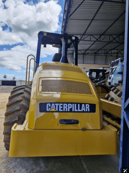 Rolo compactador Caterpillar CS56 2008 - Imagem 4
