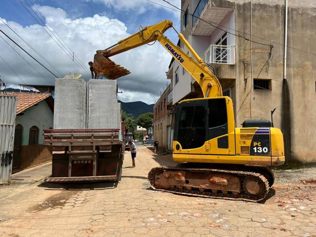 Escavadeira Komatsu PC130 2021 - Imagem 1