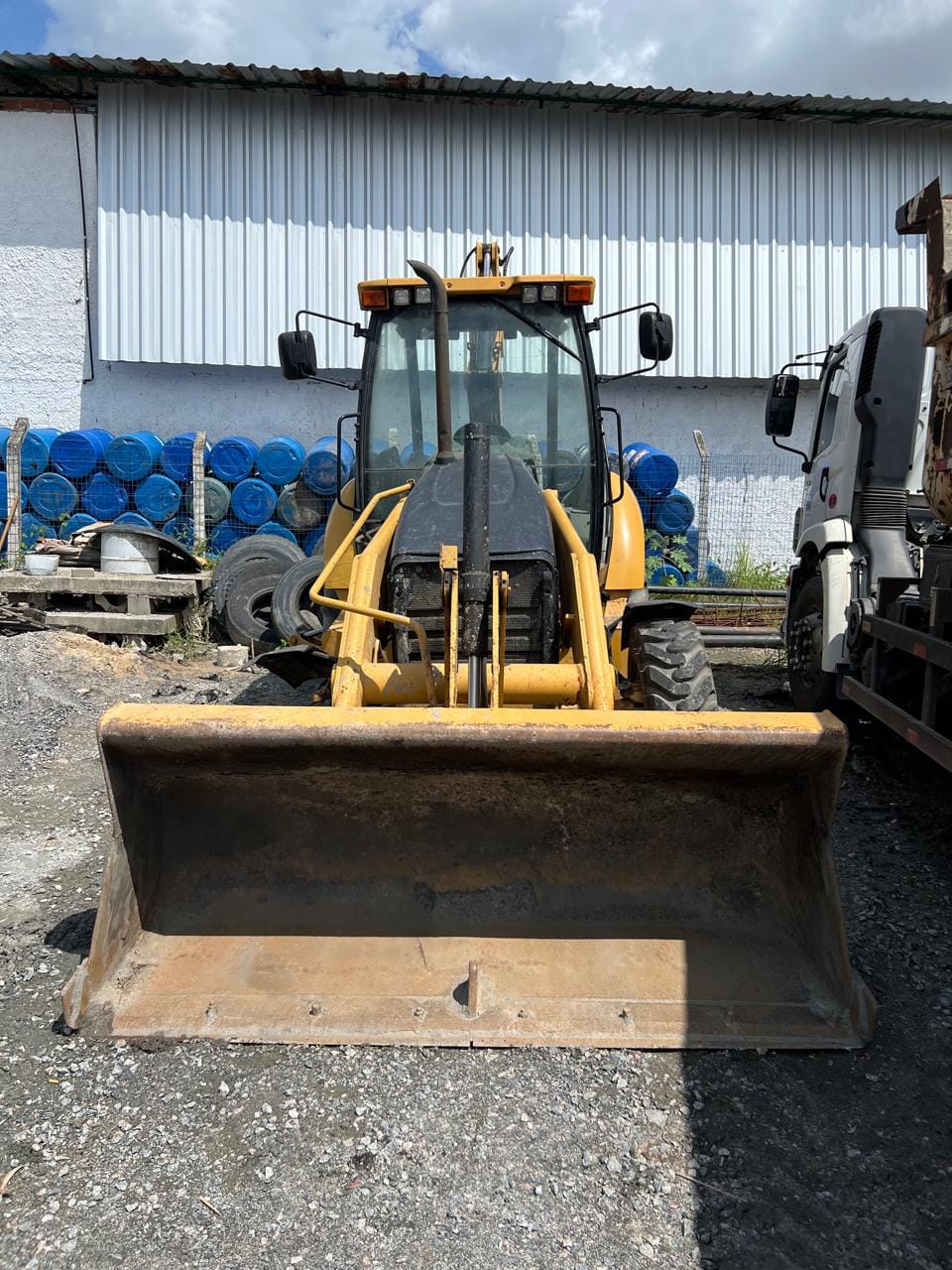 Retroescavadeira Caterpillar 416E 2011 - Imagem 1