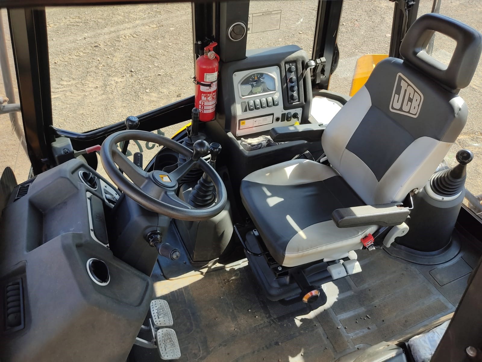 Retroescavadeira JCB 3CX 4X4 2022 - Imagem 5