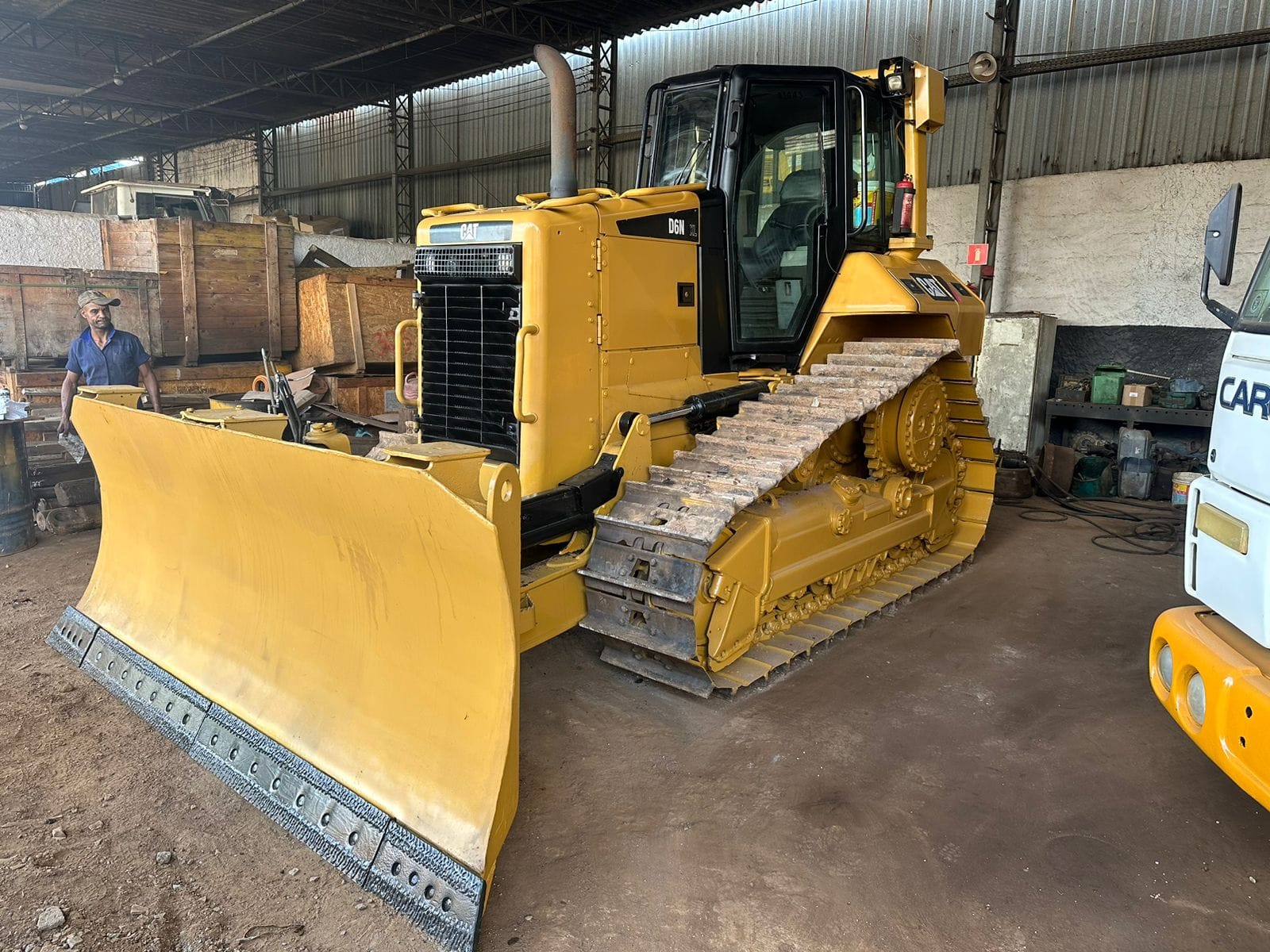 Trator de esteira Caterpillar D6N 2016 - Imagem 6