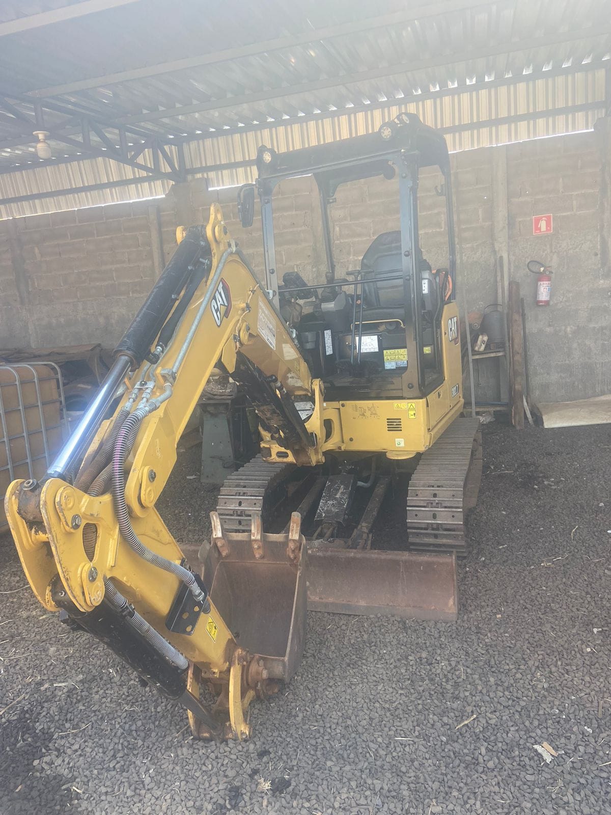 Mini Escavadeira Caterpillar 302.7D 2021 - Imagem 1