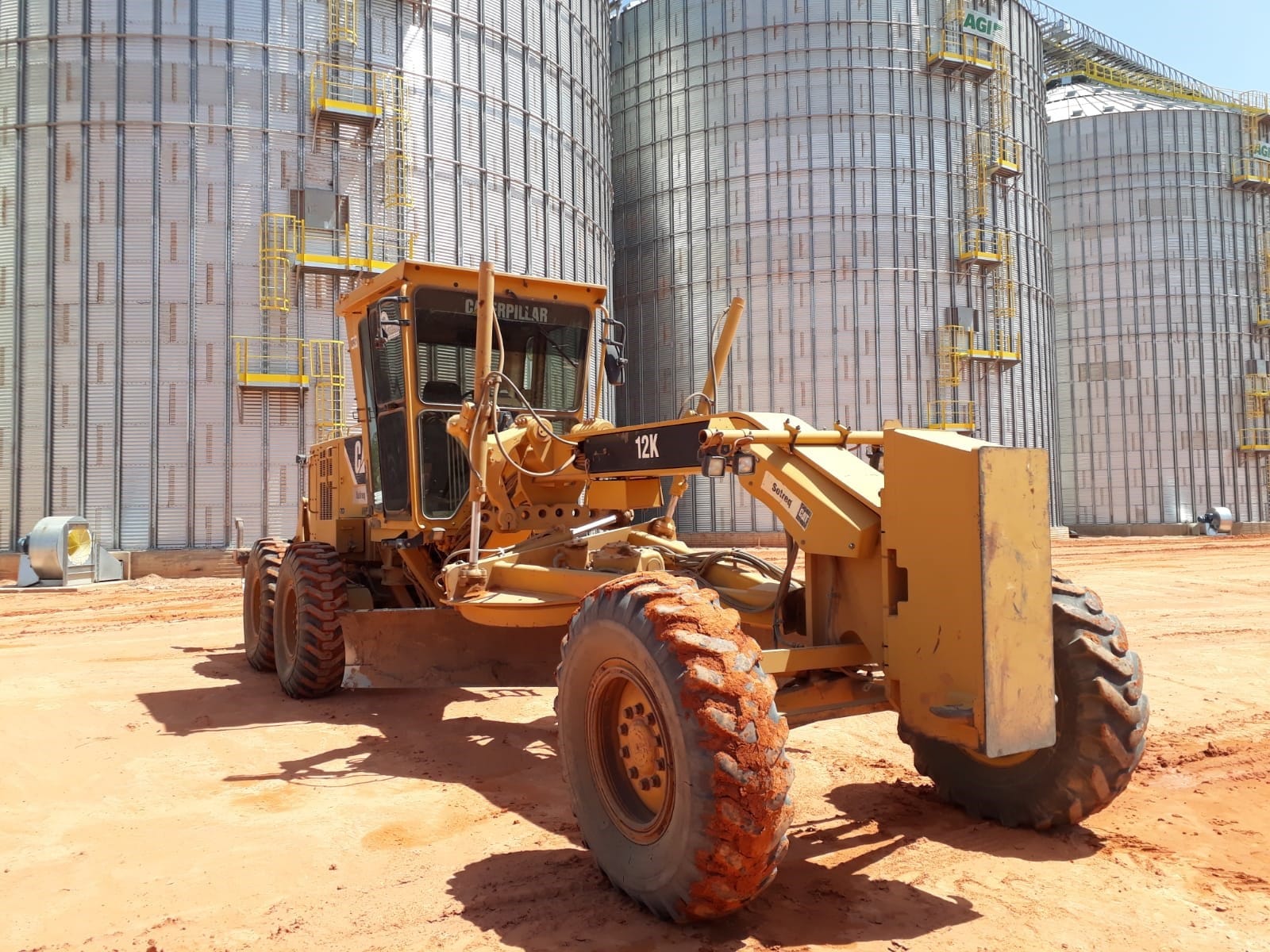 Motoniveladora Caterpillar 12K 2011 - Imagem 1