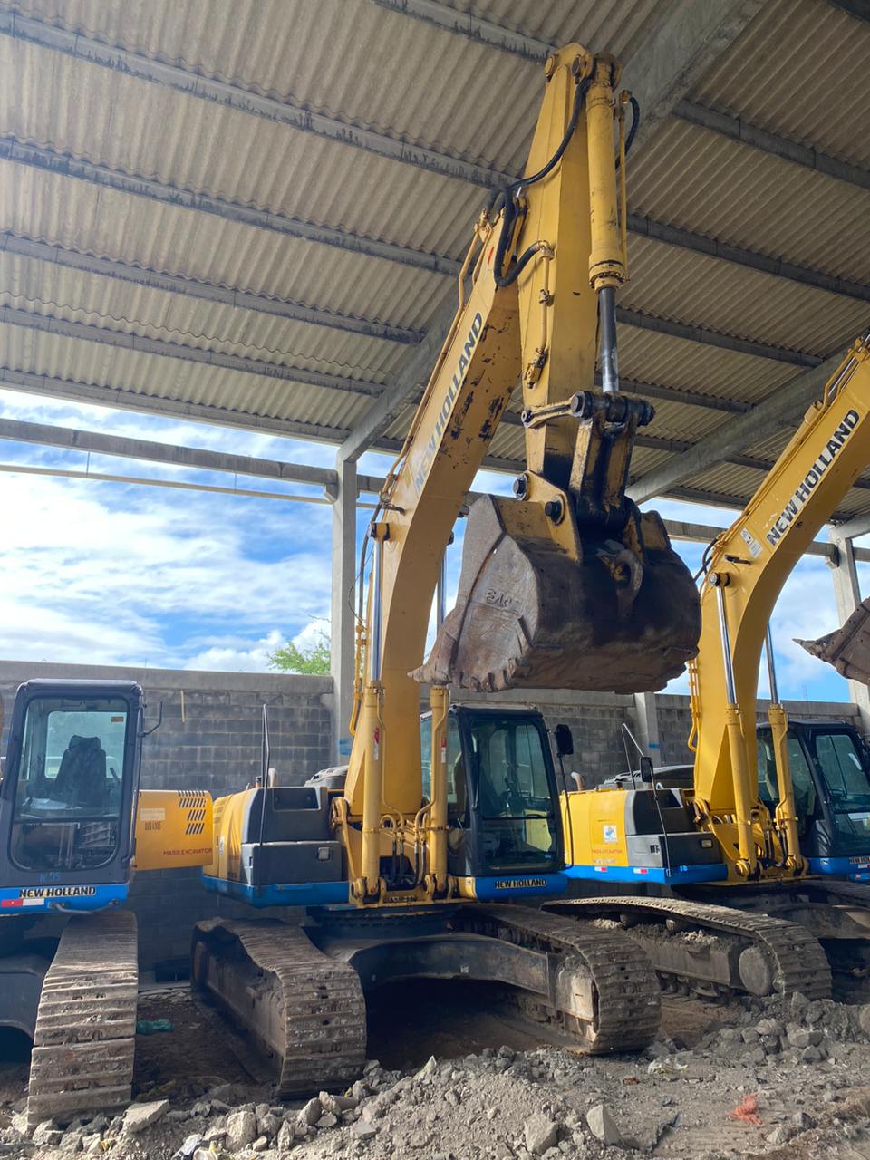 Escavadeira New Holland E385c 2016 - Imagem 1