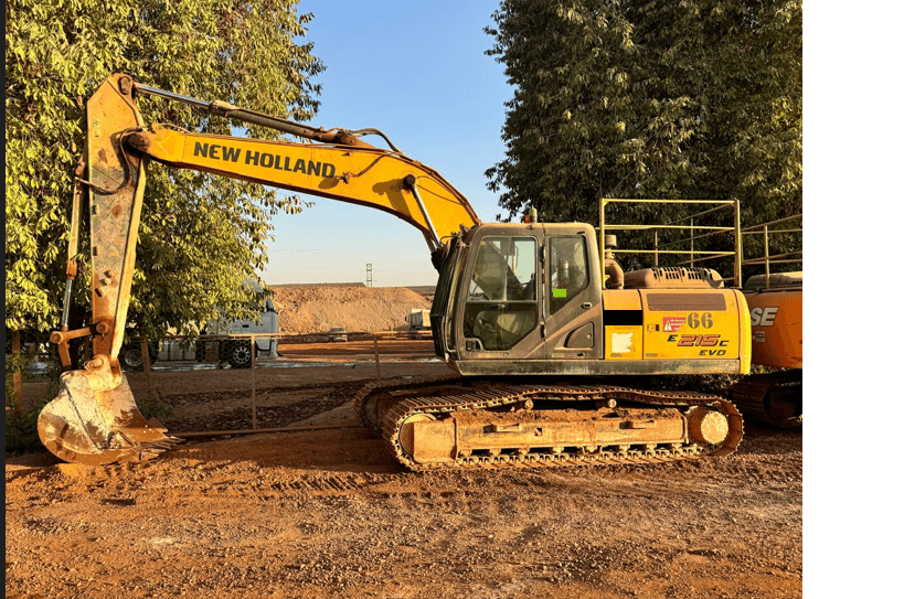 Escavadeira New Holland E215c 2014 - Imagem 1
