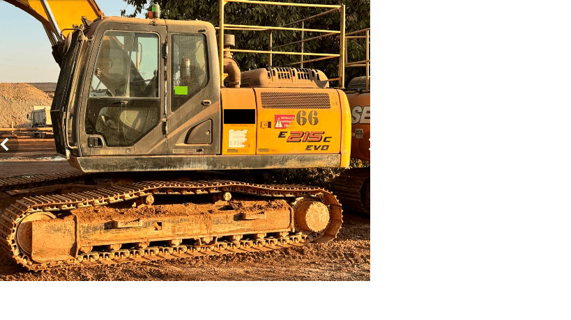 Escavadeira New Holland E215c 2014 - Imagem 2