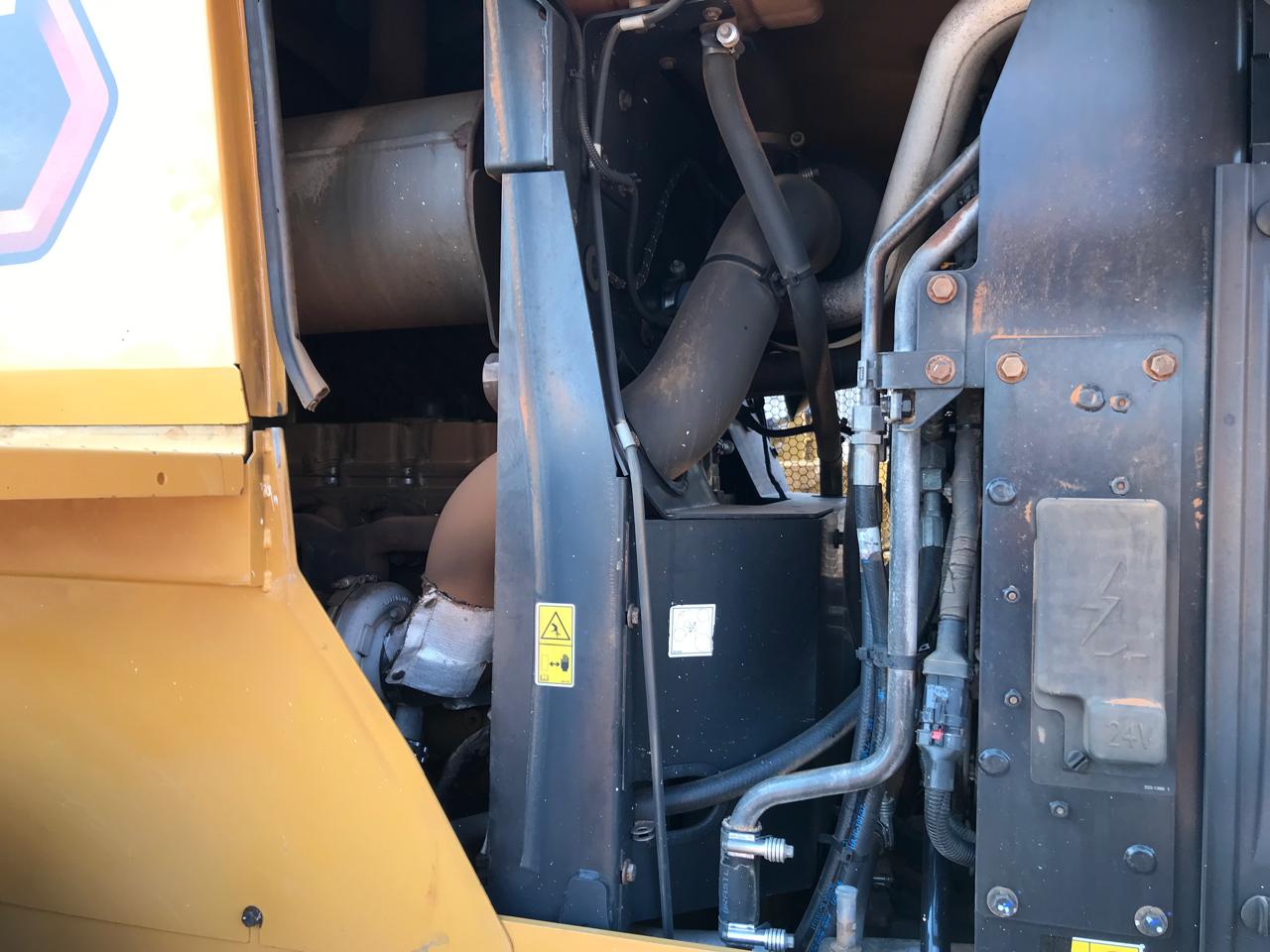 Pá Carregadeira Caterpillar 938 K 2017 - Imagem 8