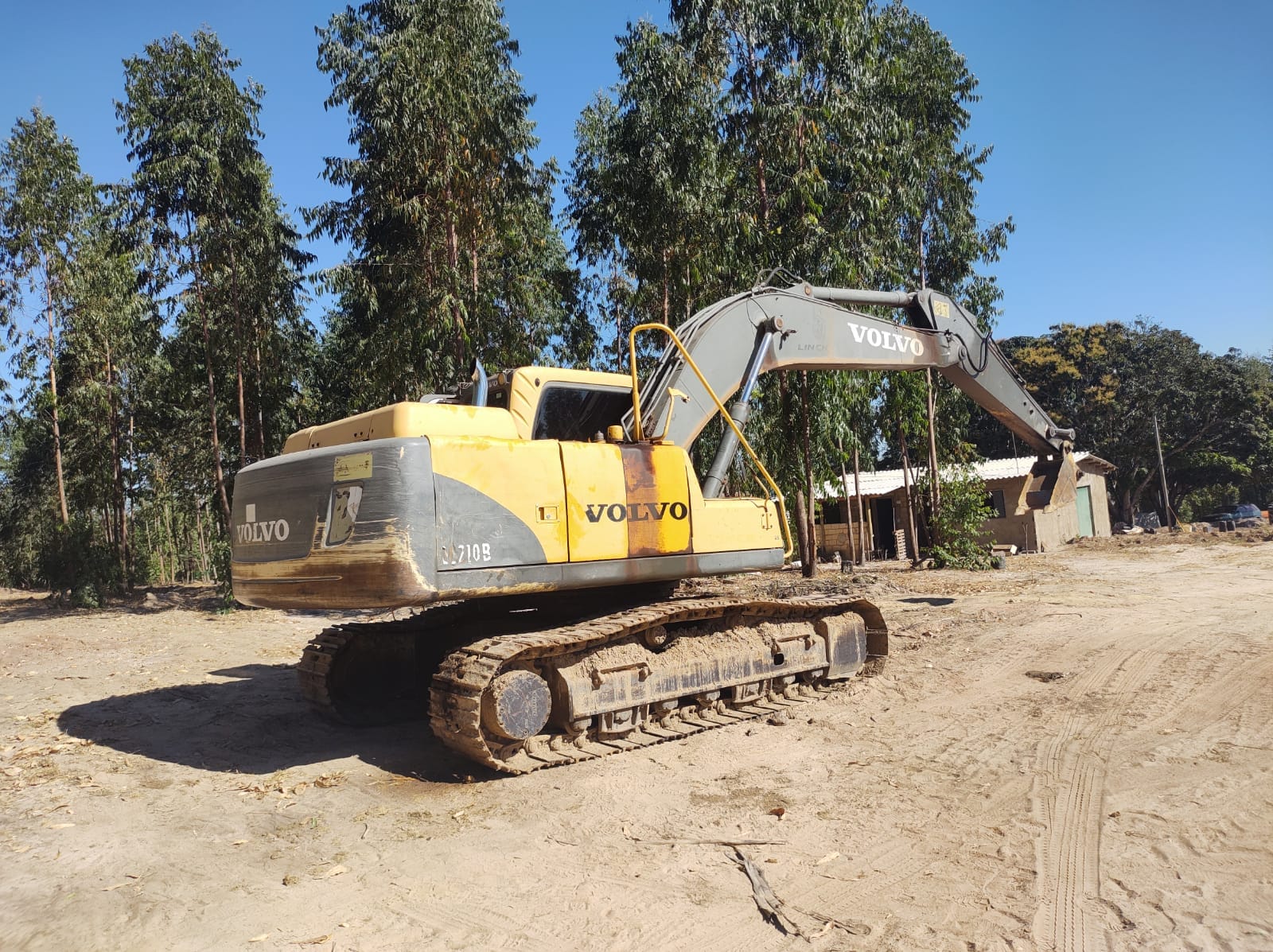 Escavadeira Volvo EC210B 2011 - Imagem 1